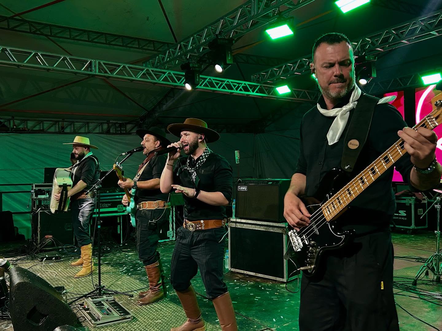 A NOITE TERMINOU EM GRANDE ESTILO COM O SHOW DE RAFA BATISTA & RAMON NA 2ª FESTA CAMPEIRA DE TRAMANDAÍ!