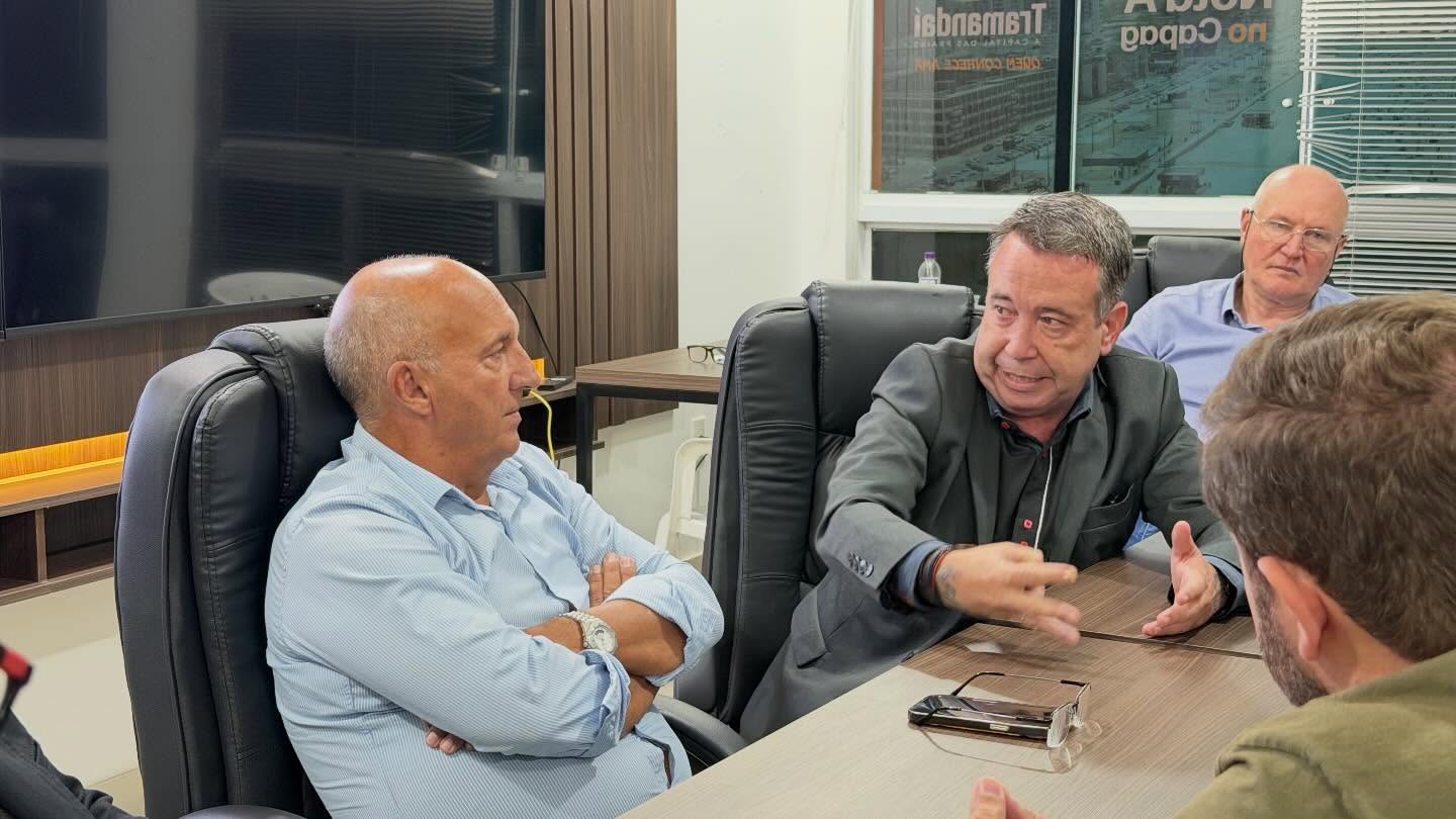 O prefeito Juarez Marques da Silva, juntamente com o secretário de Obras, Tiago Maciel e a secretária da Zona Sul, definiu as primeiras obras prioritárias