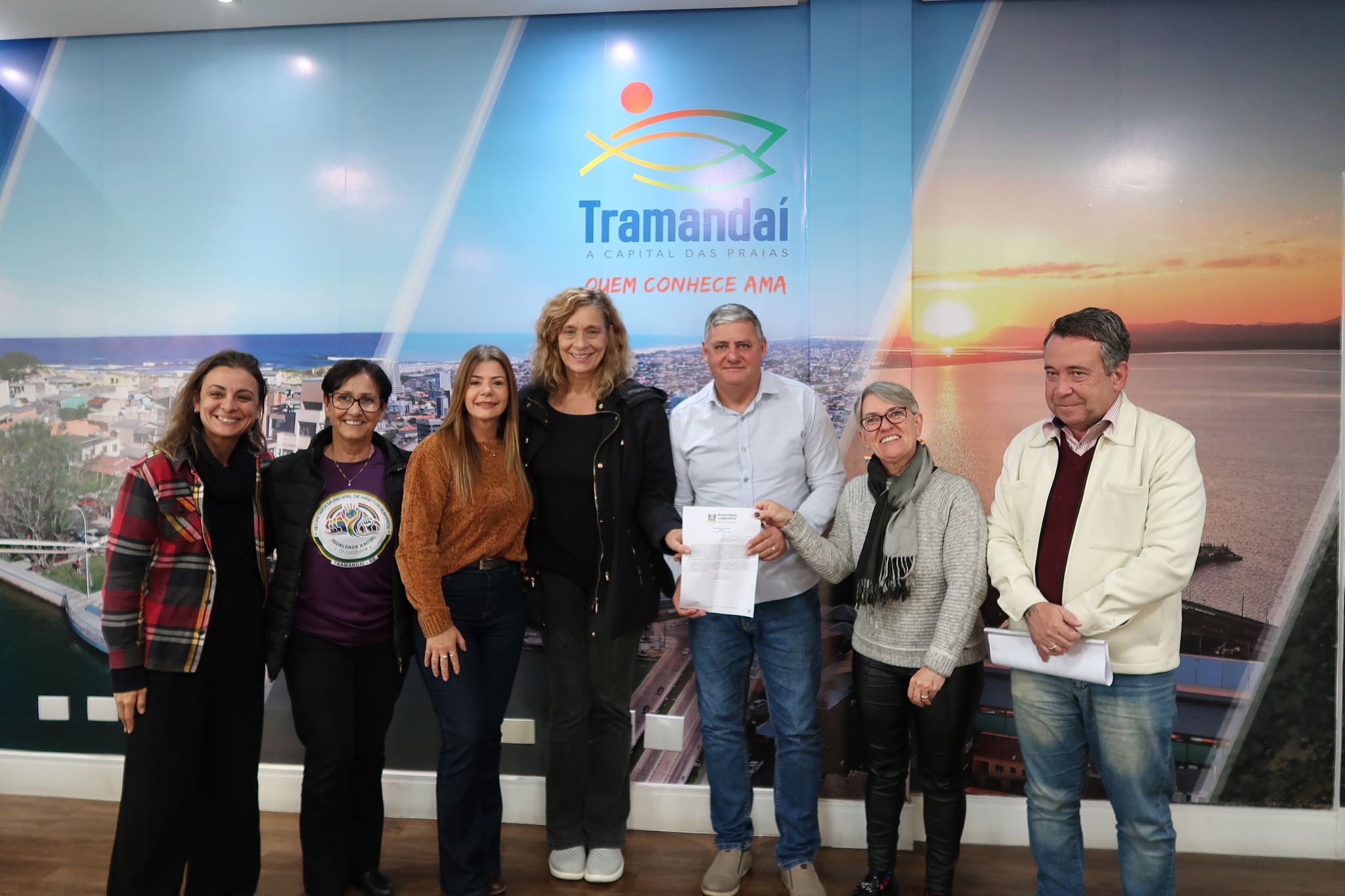 Na tarde desta sexta-feira (15/05), o vice-prefeito Claudiomir recebeu a deputada estadual Sofia Cavedon, que realizou a entrega oficial de uma emenda parlamentar no valor de R$ 100 mil destinada à área da saúde do município.