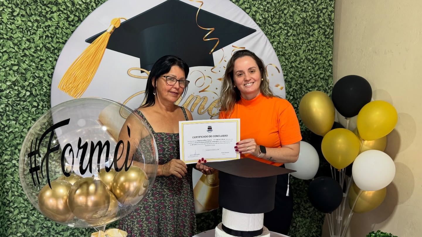 FORMATURA DOS CURSOS DE BARBEARIA, VELAS AROMÁTICAS E JARDINAGEM REÚNE ALUNOS NO CENTRO DE CONVIVÊNCIA DO JARDIM ATLÂNTICO 