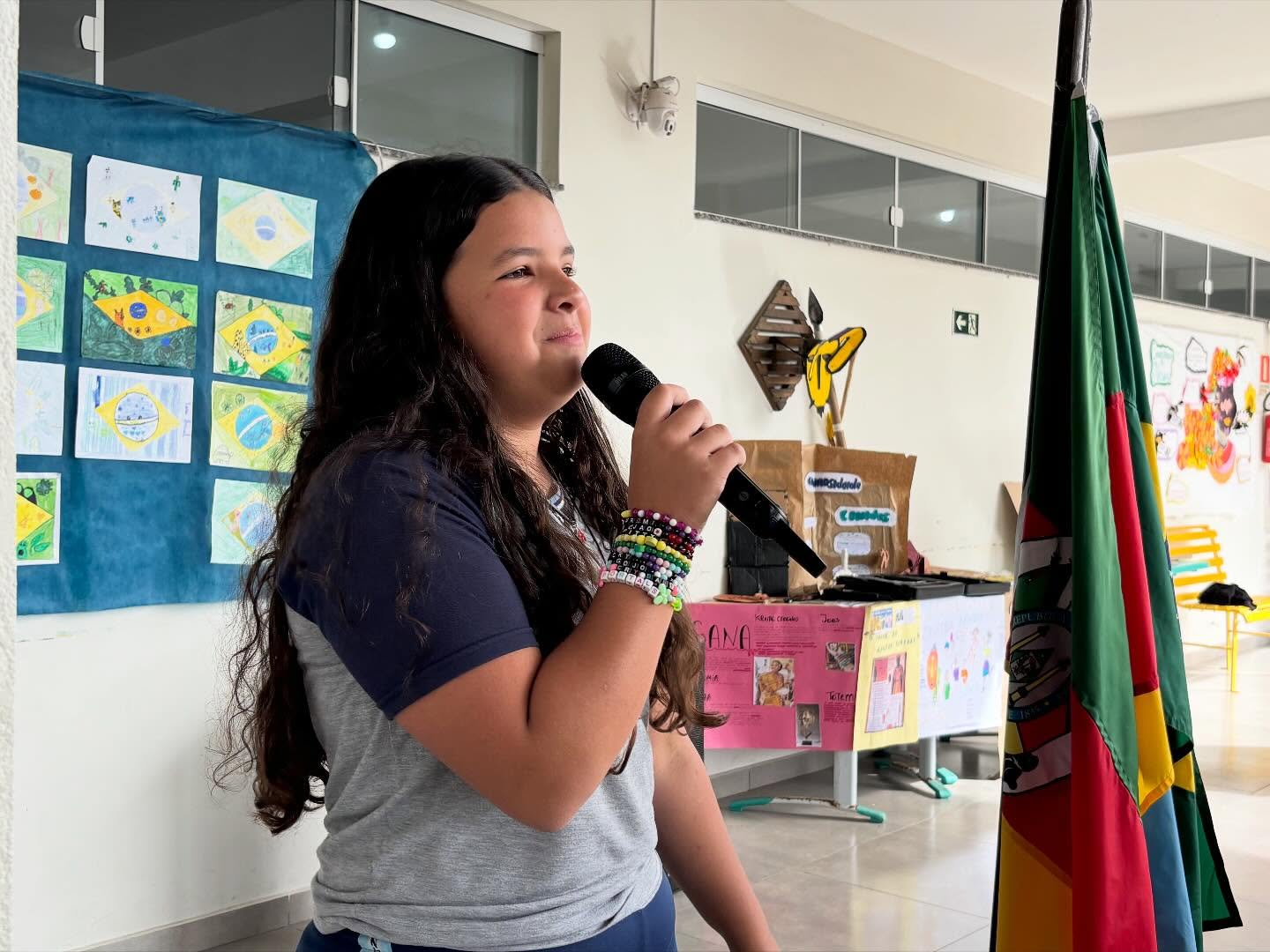 CELEBRAÇÃO AO DIA DA BANDEIRA NA EMEF CÂNDIDO OSÓRIO DA ROSA