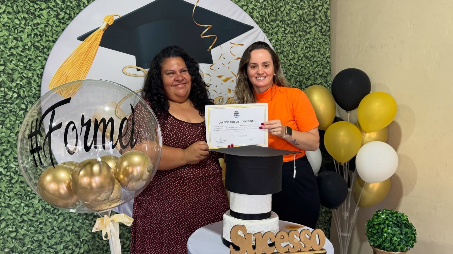 FORMATURA DOS CURSOS DE BARBEARIA, VELAS AROMÁTICAS E JARDINAGEM REÚNE ALUNOS NO CENTRO DE CONVIVÊNCIA DO JARDIM ATLÂNTICO 