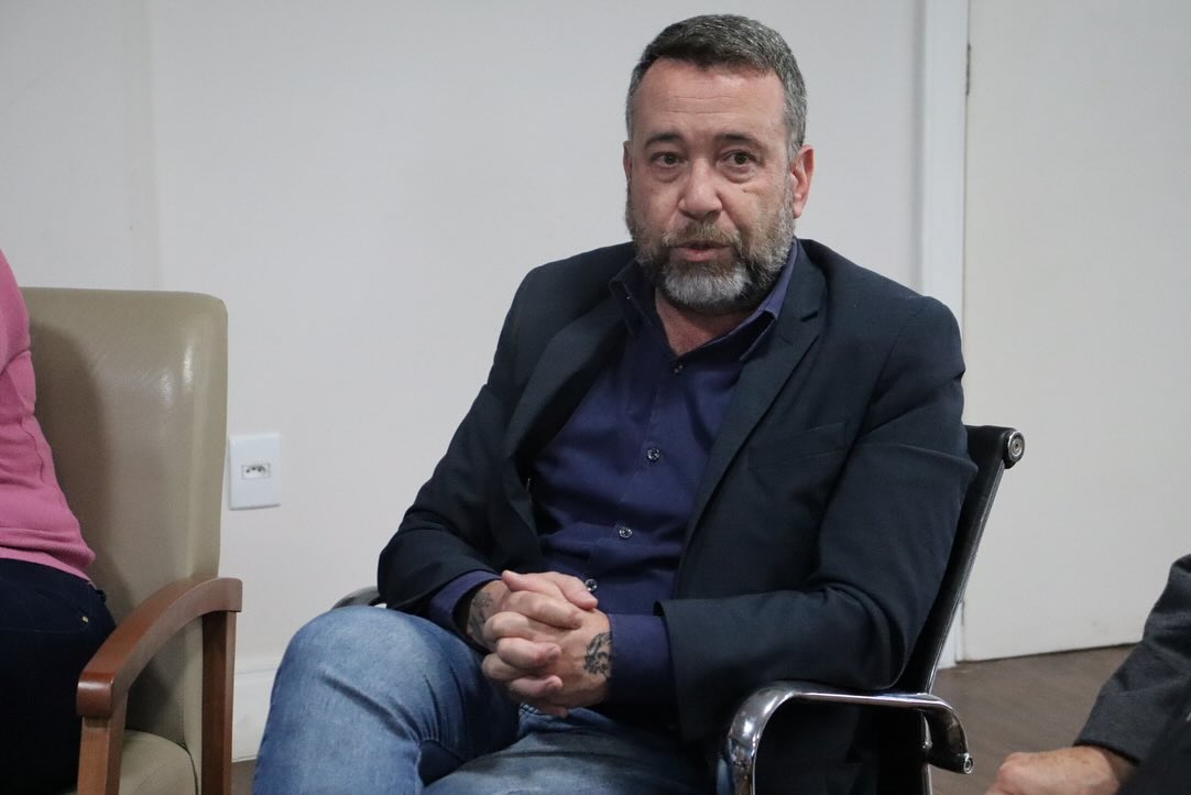 NESTA TARDE, O PREFEITO JUAREZINHO E O VICE-PREFEITO CLAUDIOMIR, ACOMPANHADOS DO SECRETÁRIO DA SMIC, REGINALDO DA RAKELLY, E DO SECRETÁRIO DA FAZENDA, ANDREW CARVALHO, ESTIVERAM REUNIDOS COM CONTADORE