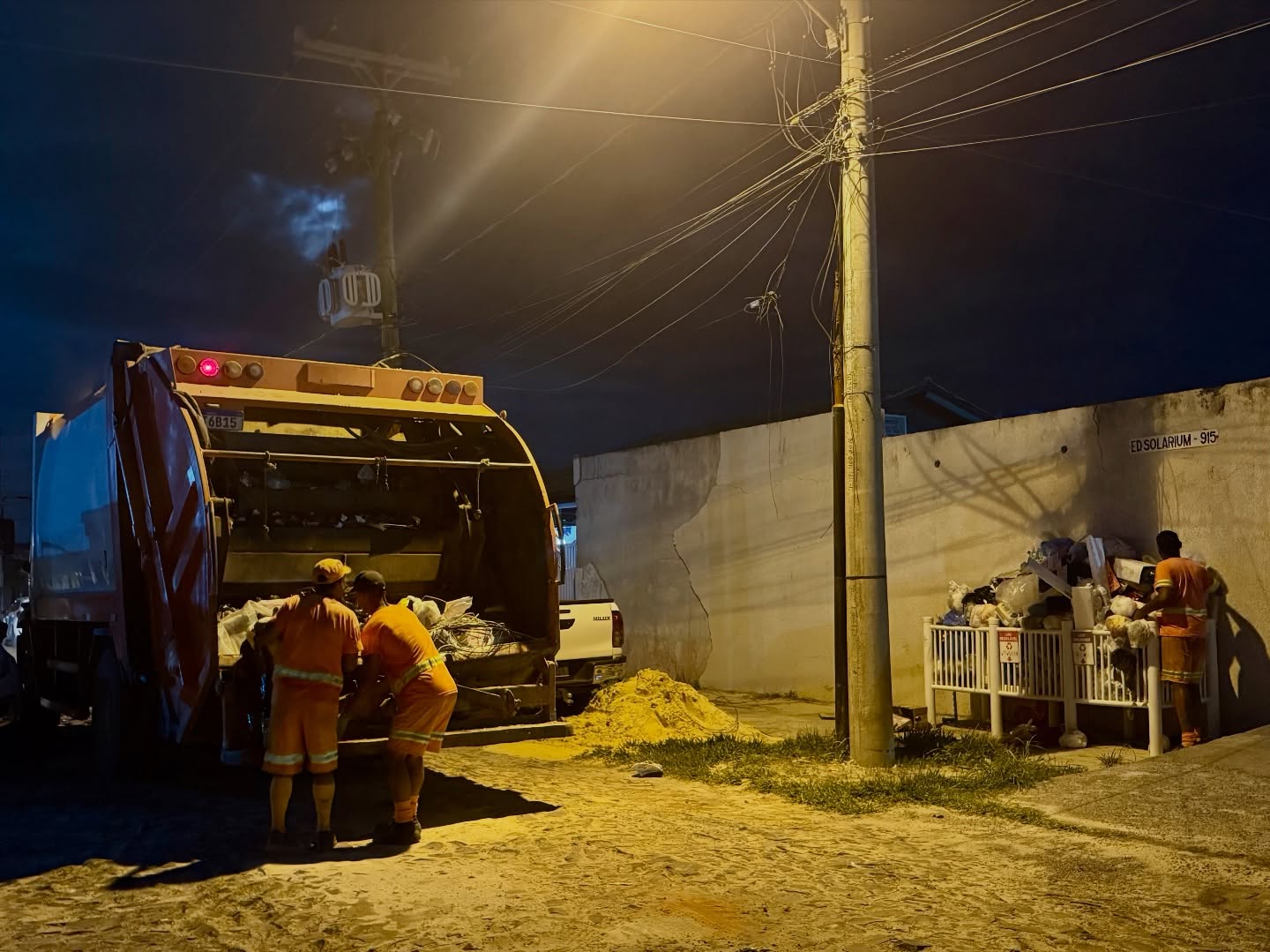 TRAMANDAÍ INICIA COLETA NOTURNA DE RESÍDUOS DURANTE A ALTA TEMPORADA DE VERÃO