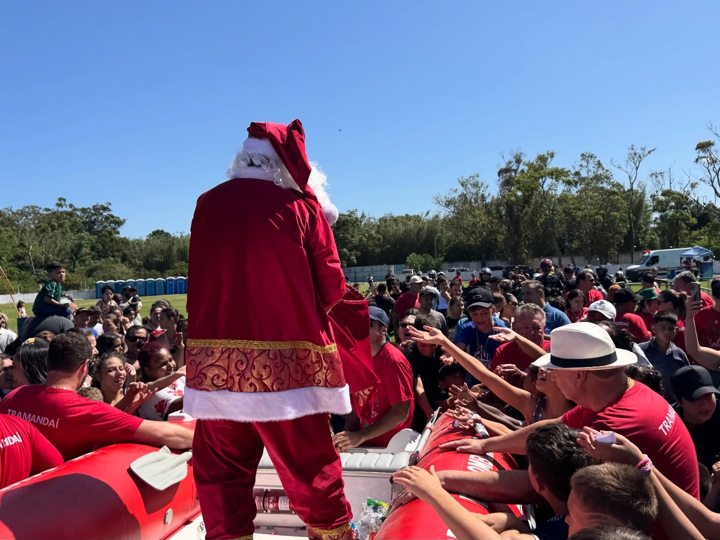NATAL SOLIDÁRIO DE TRAMANDAÍ ENCANTOU MILHARES DE CRIANÇAS 