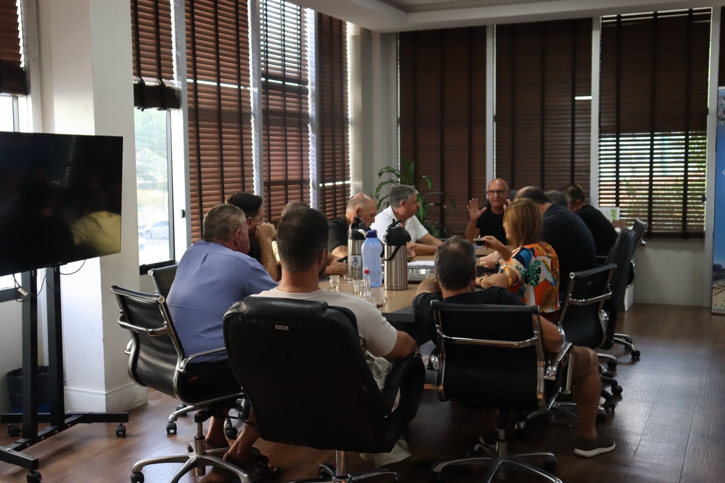 Na tarde desta quarta-feira (22/04), no Gabinete do Prefeito, o prefeito Juarezinho e o vice-prefeito Claudiomir receberam vereadores da base de Governo para mais um momento de alinhamento.