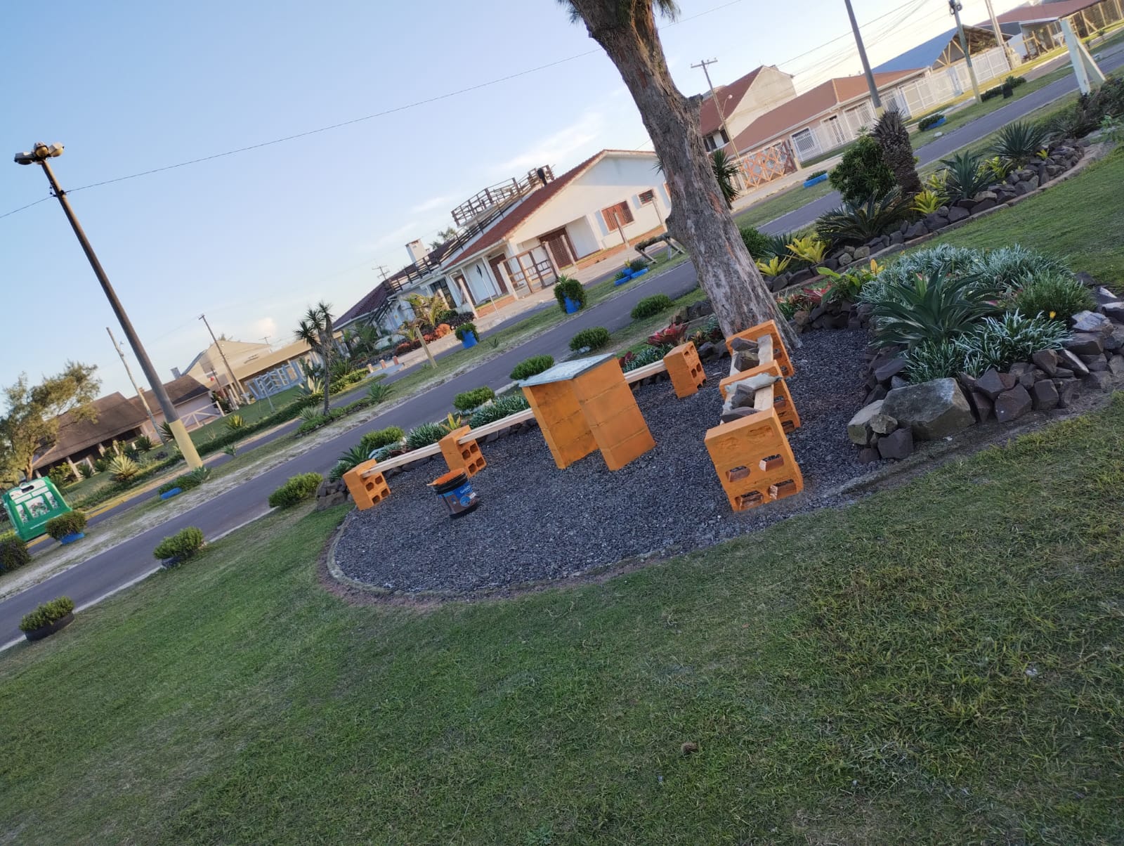 A Secretaria da Zona Sul promove manutenção e construção de novo espaço de lazer no Parque das Corujas