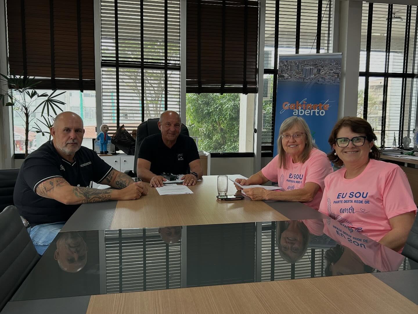 PREFEITO E SECRETARIA DE ADMINISTRAÇÃO RECEBEM REPRESENTANTES DA LIGA FEMININA DE COMBATE AO CÂNCER DE TRAMANDAÍ.