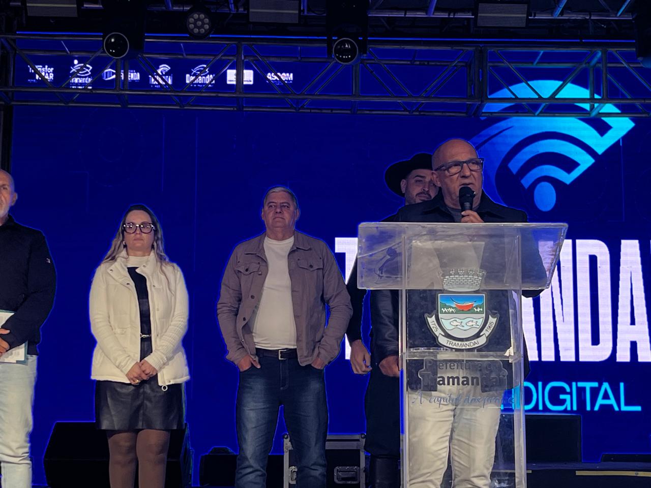O Cidade Digital faz parte do Programa Transformar e é formado por dois vetores: Sistema Digital de Informações (SDI) e aplicativo Colab Demandaí