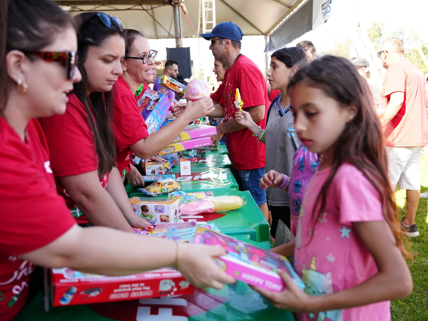 NATAL SOLIDÁRIO DE TRAMANDAÍ ENCANTOU MILHARES DE CRIANÇAS 