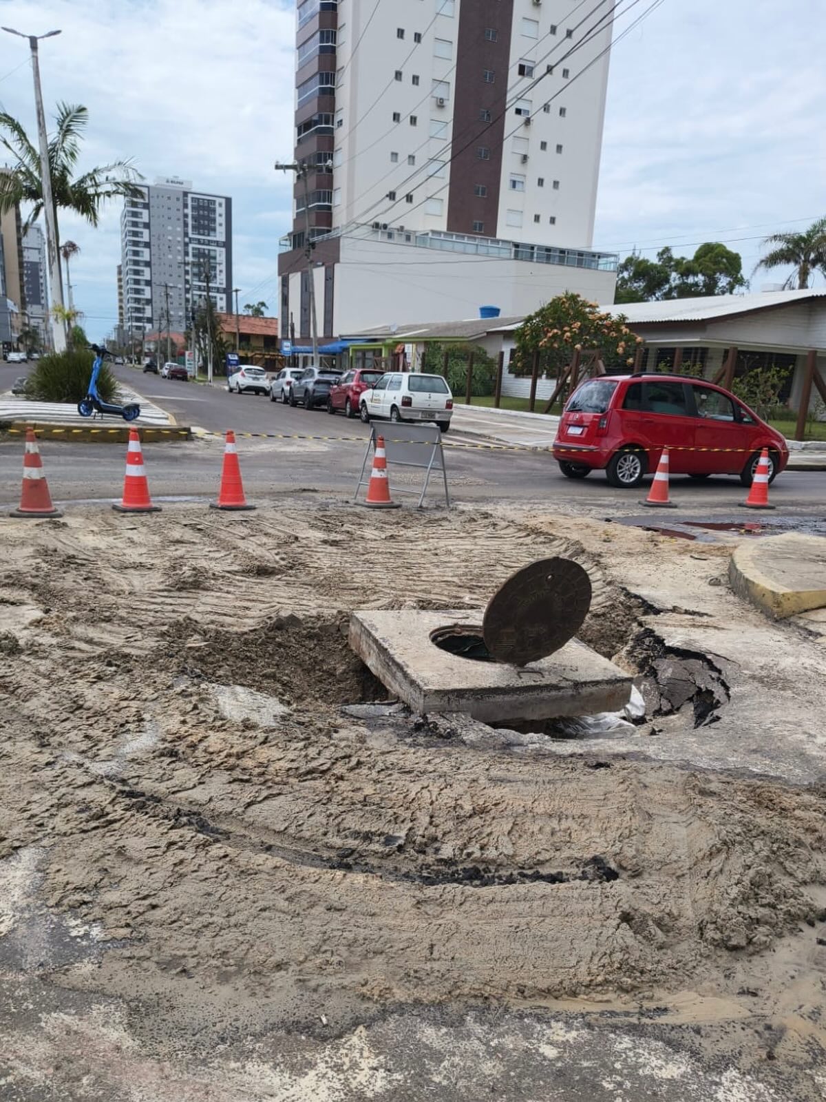 ATENÇÃO, MOTORISTAS E MORADORES 