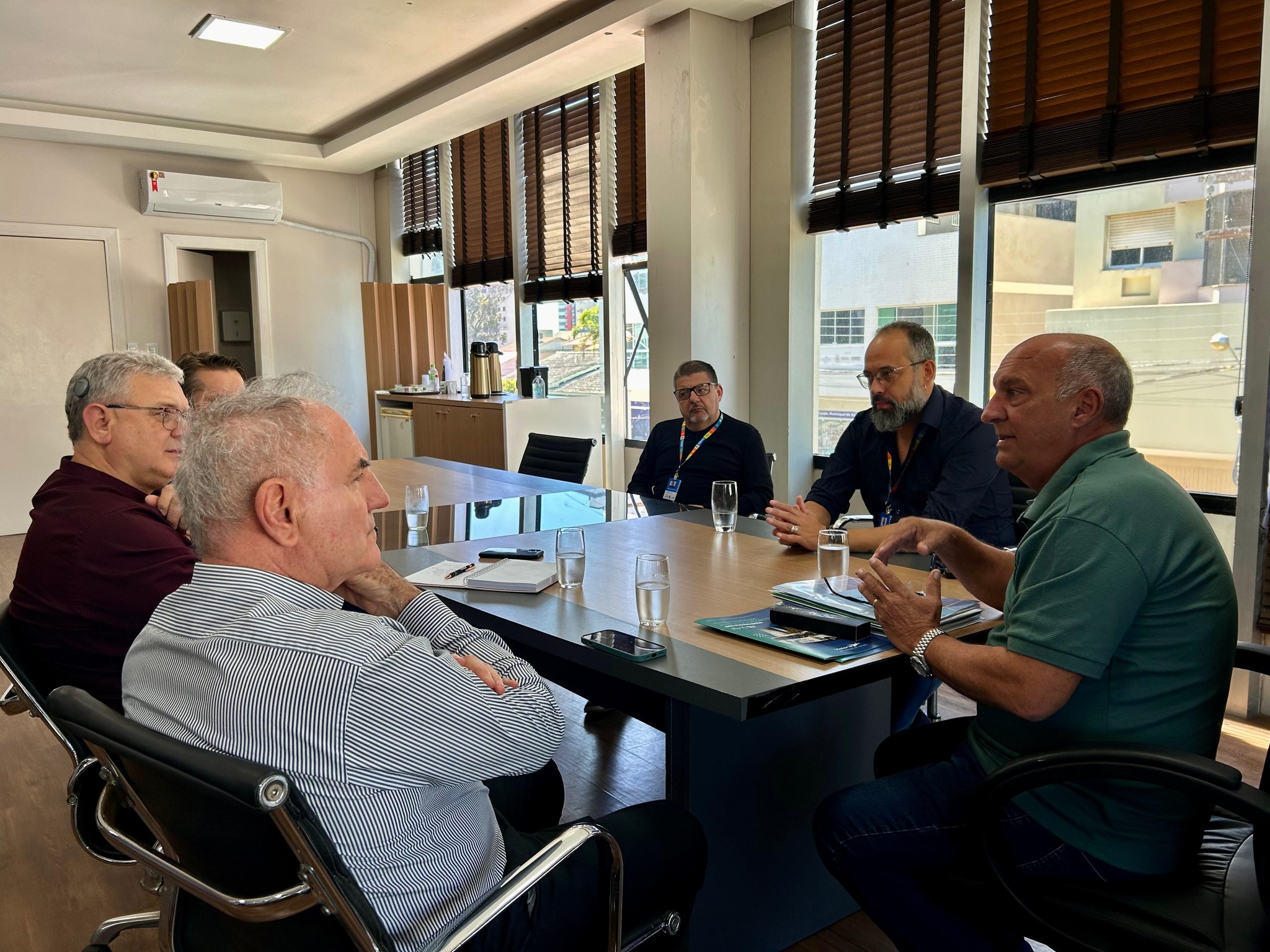 PREFEITURA DE TRAMANDAÍ RECEBE REPRESENTANTES DA REDE MACROMIX PARA TRATAR DE FUTURAS PARCERIAS