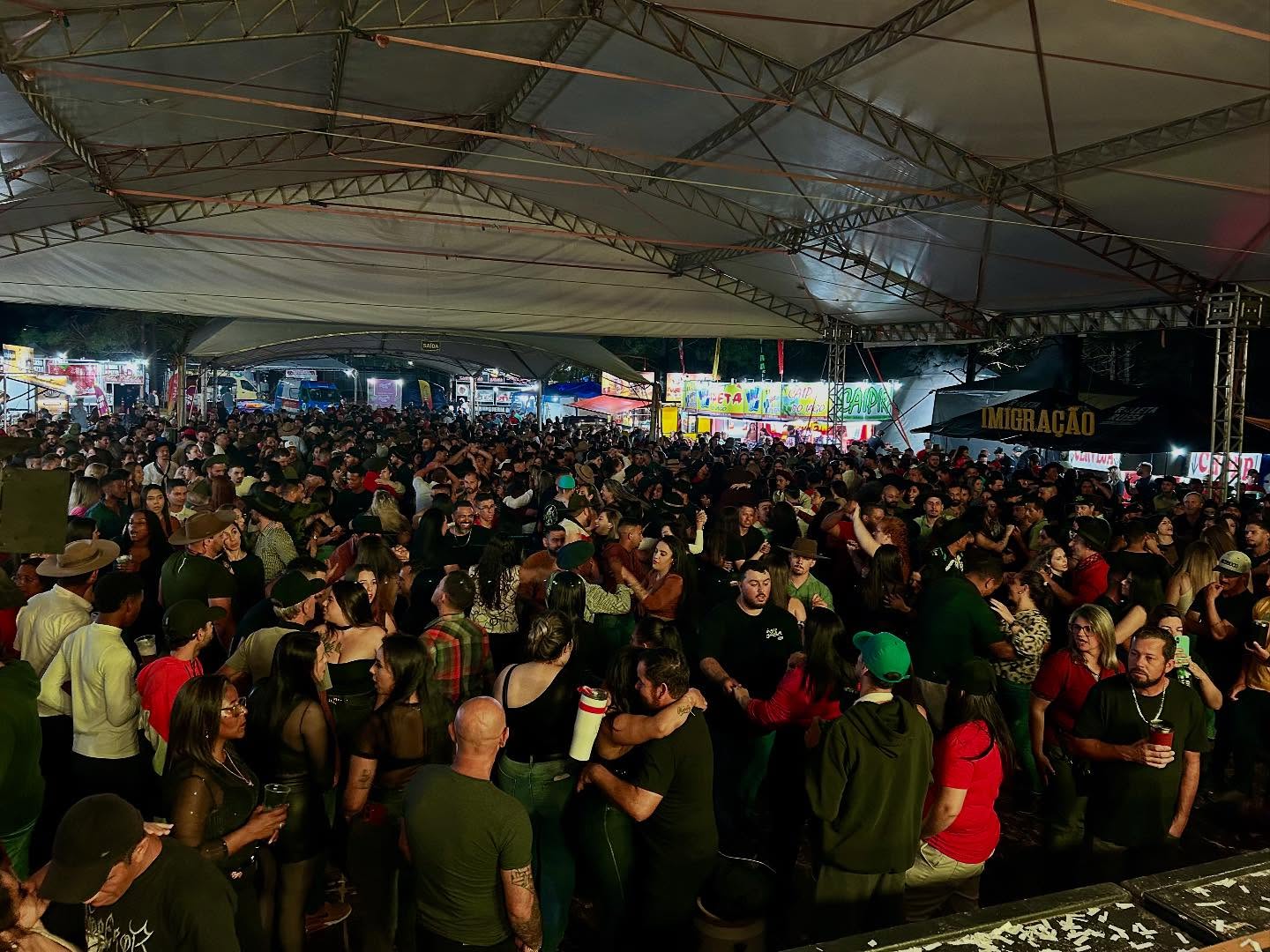 A NOITE TERMINOU EM GRANDE ESTILO COM O SHOW DE RAFA BATISTA & RAMON NA 2ª FESTA CAMPEIRA DE TRAMANDAÍ!