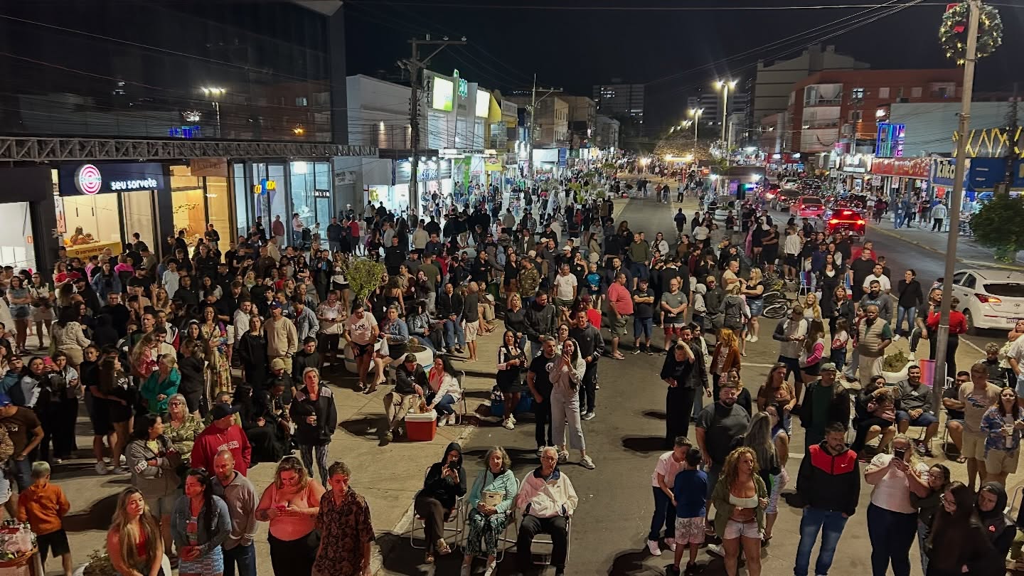 OS SHOWS DE VERÃO AGITARAM O PRIMEIRO SÁBADO DE 2026 EM TRAMANDAÍ! 