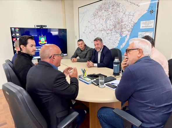 A Prefeitura de Tramandaí e o Governo do Estado deram mais um importante passo para a conclusão das obras da duplicação da Avenida Minas Gerais, trecho que integra o grande projeto de duplicação da RS-786 e que vem transformando o acesso à Zona Sul do município.