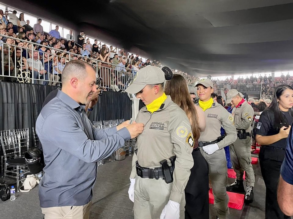 VICE-PREFEITO PARTICIPA DE SOLENIDADE MILITAR DE FORMATURA DA BRIGADA MILITAR