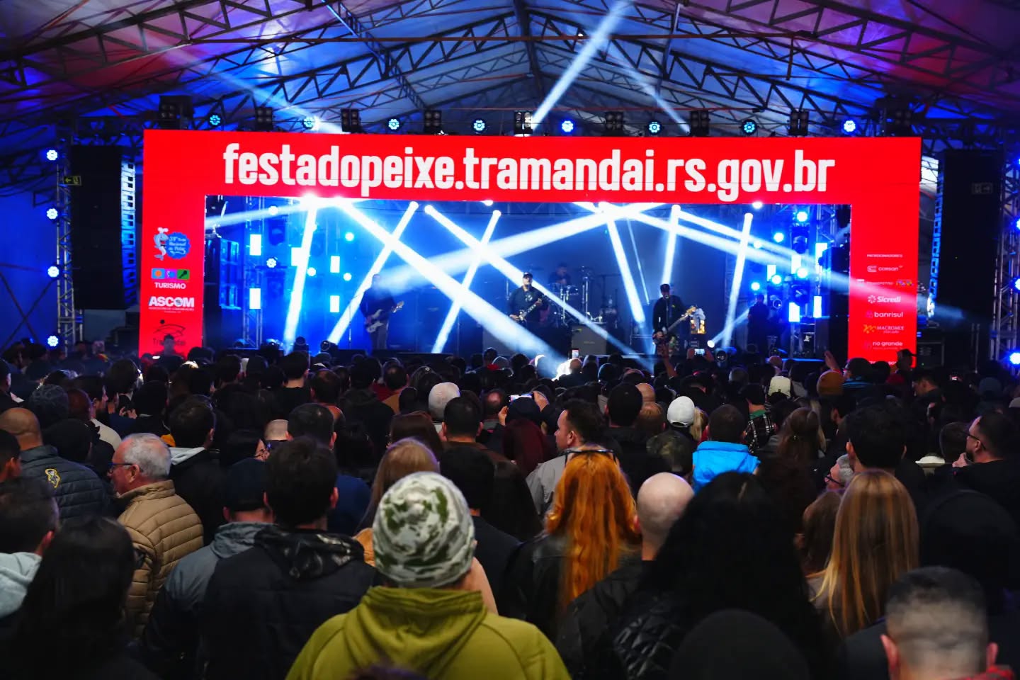 A primeira noite de sexta-feira da 34ª Festa Nacional do Peixe terminou em grande estilo!
