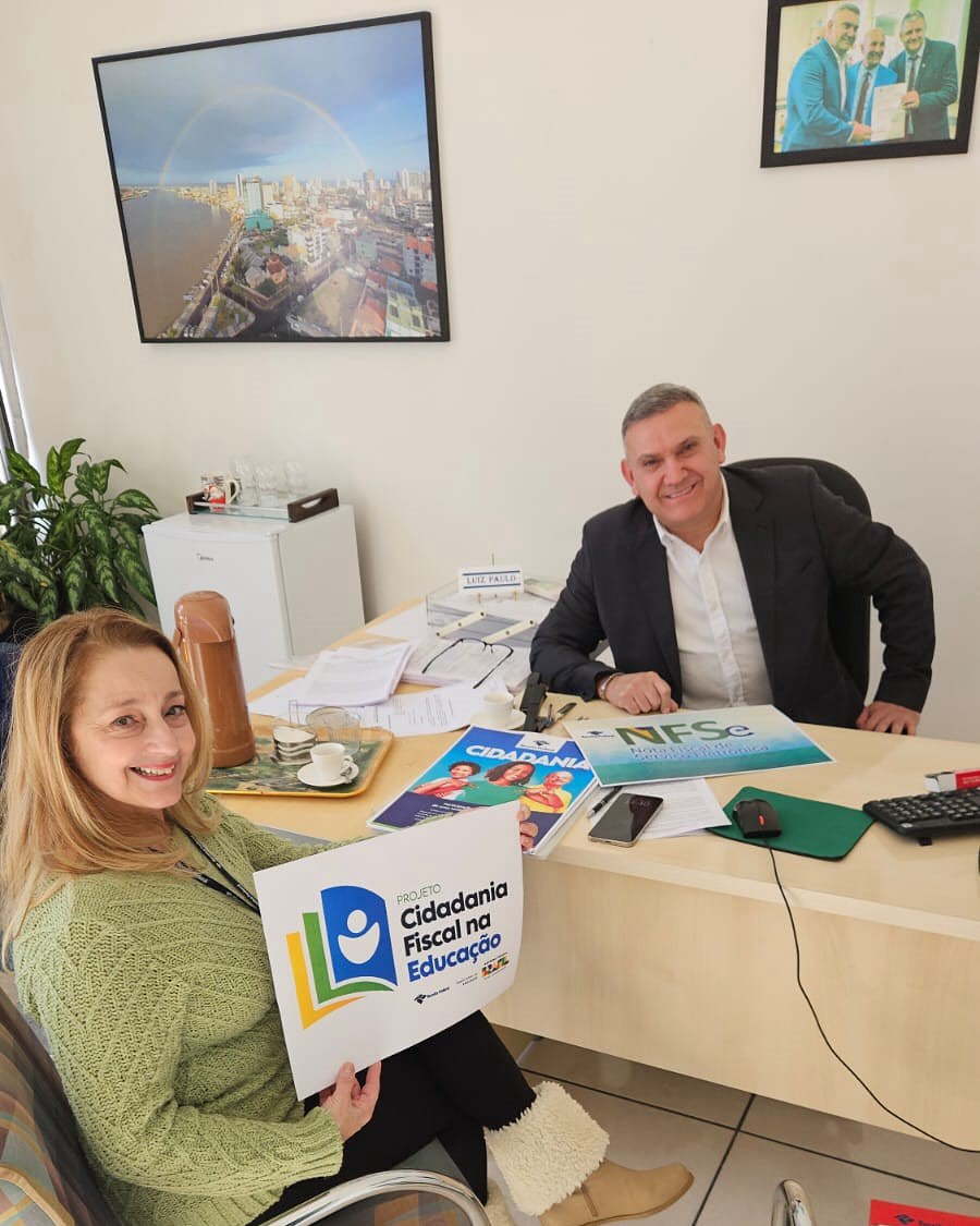 NESTA TARDE, O SECRETÁRIO ESPECIAL DE GOVERNO, LUIS PAULO, ESTEVE REUNIDO COM ROSANE MEDIDA, REPRESENTANTE FISCAL DA RECEITA FEDERAL EM TRAMANDAÍ.