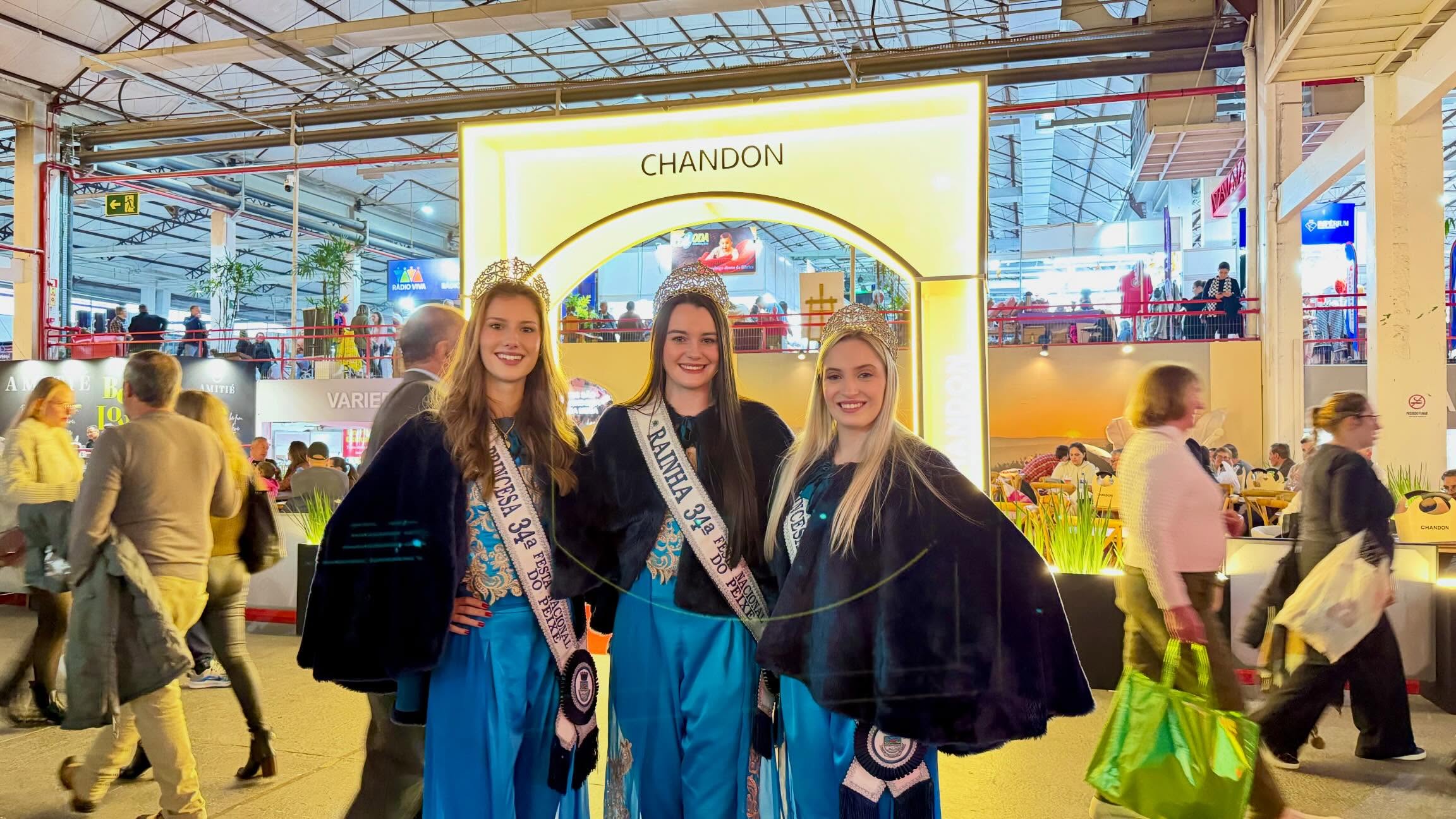 Mais um final de semana levando o nome de Tramandaí e o convite da 34ª Festa Nacional do Peixe para diferentes regiões do nosso Estado.