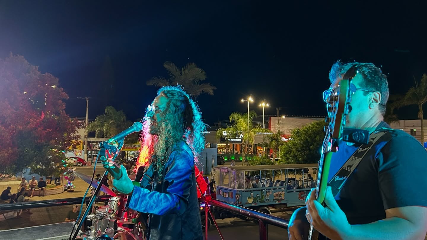 MAIS UM SÁBADO DE MUITA MÚSICA MARCOU O VERÃO EM TRAMANDAÍ