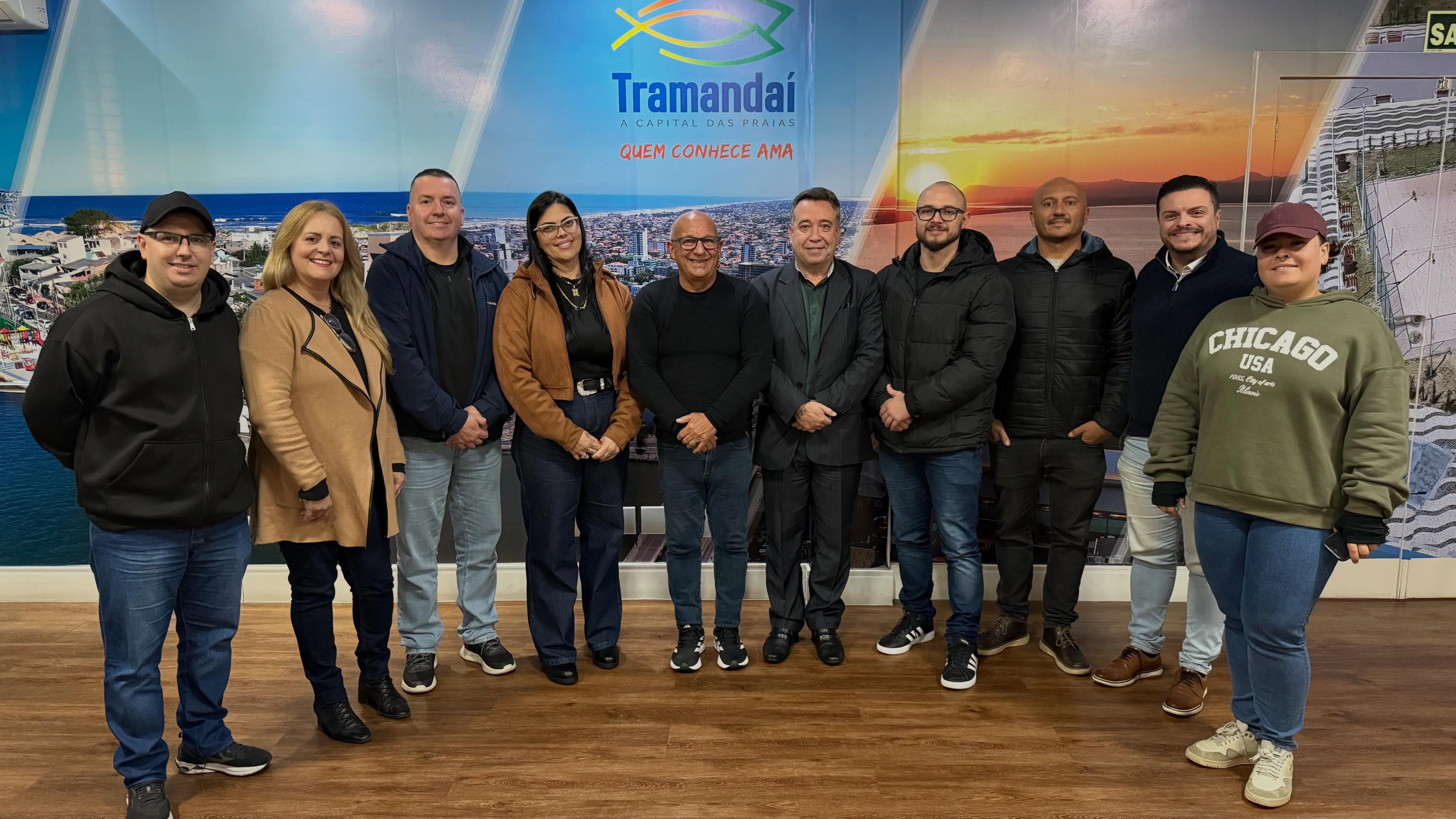 A Prefeitura de Tramandaí apresentou cinco novos auditores fiscais que passam a integrar a equipe da Secretaria Municipal da Fazenda. Os profissionais foram contratados por meio de Processo Seletivo Simplificado, com contrato de um ano, e terão papel estratégico na preparação do município para as mudanças trazidas pela Reforma Tributária.