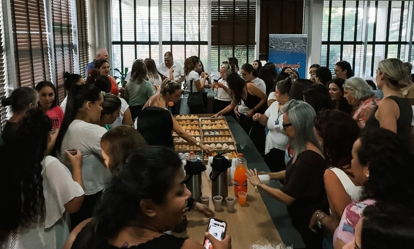 UMA TARDE ESPECIAL PARA CELEBRAR O DIA DA MULHER