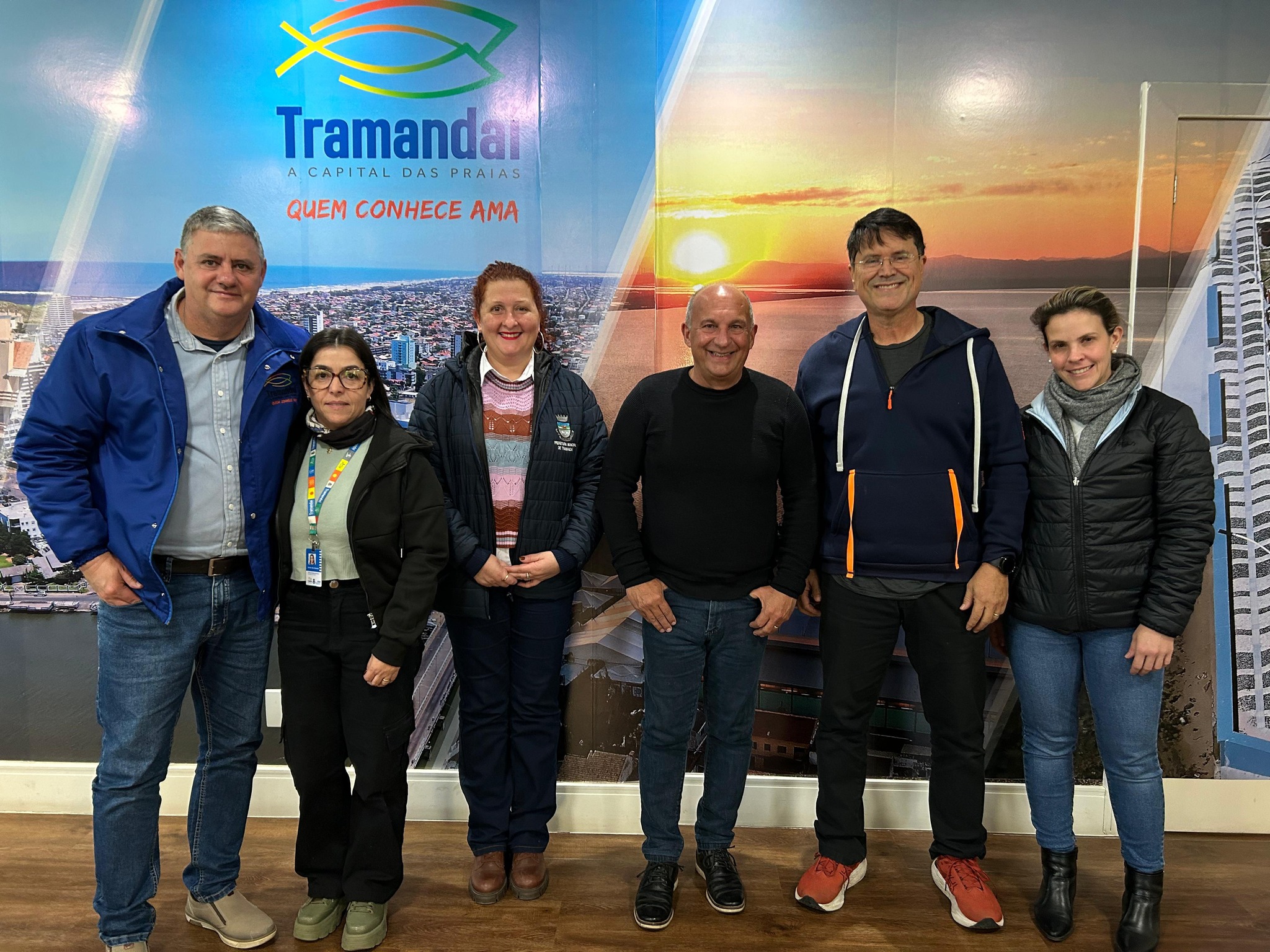 PREFEITURA RECEBE DOAÇÕES PARA O CANIL MUNICIPAL EM AÇÃO COM O KENNEL CLUBE DO LITORAL