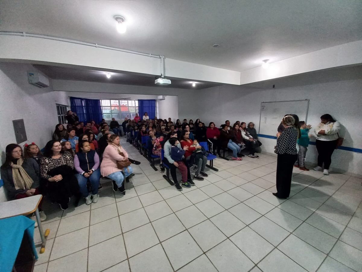 A SECRETARIA DE EDUCAÇÃO ESTÁ REALIZANDO, AO LONGO DO MÊS DE AGOSTO, UMA SÉRIE DE REUNIÕES COM PAIS E PROFESSORES DOS 2º, 5º E 9º ANOS PARA FALAR SOBRE A AVALIAÇÃO SAEB E OUTROS TEMAS ESSENCIAIS PARA 