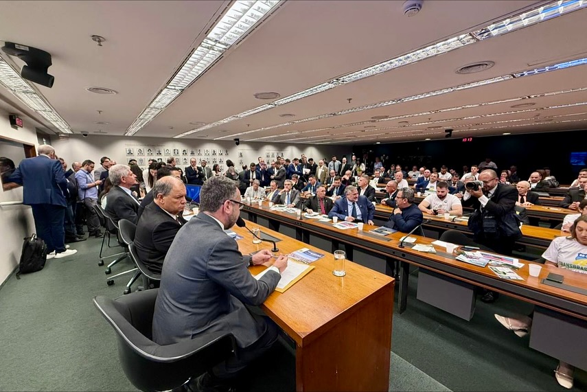 PREFEITO JUAREZINHO E SECRETÁRIO DA FAZENDA ANDREW CARVALHO APRESENTAM O PROJETO TRANSFORMAR À BANCADA GAÚCHA EM BRASÍLIA