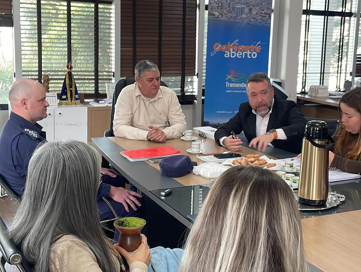 NA MANHÃ DE HOJE, O VICE-PREFEITO CLAUDIOMIR SE REUNIU COM REPRESENTANTES DO CORPO DE BOMBEIROS, SECRETARIAS DA FAZENDA, OBRAS E DEPARTAMENTO JURÍDICO PARA TRATAR SOBRE O PLANO DE PREVENÇÃO E PROTEÇÃO