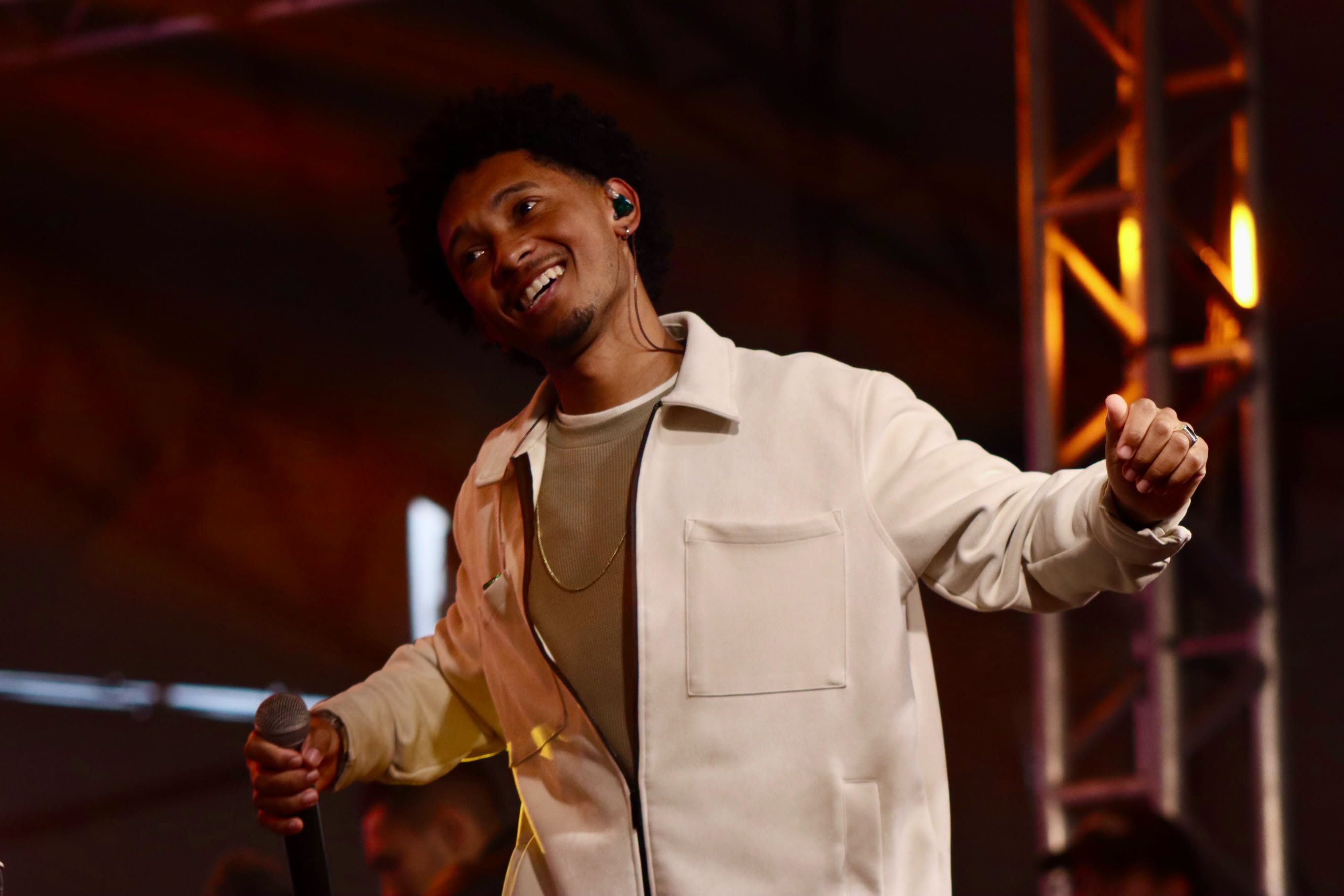O domingo à tarde na 34ª Festa Nacional do Peixe foi embalado pelo melhor do pagode!