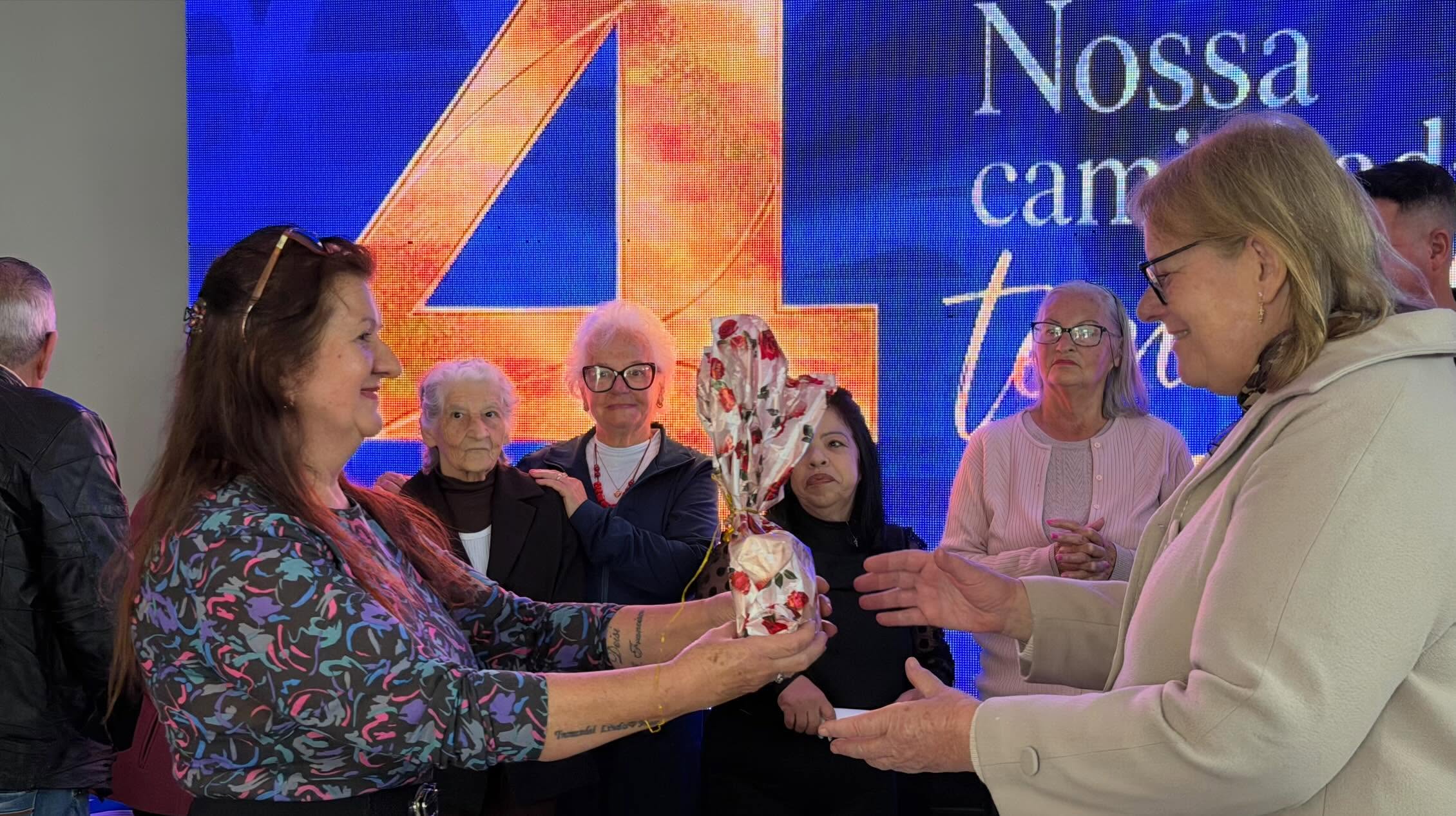 GRUPO TEM ROSTOS CELEBRA QUATRO ANOS DE HISTÓRIAS, AMIZADE E CUIDADO COM A SAÚDE!