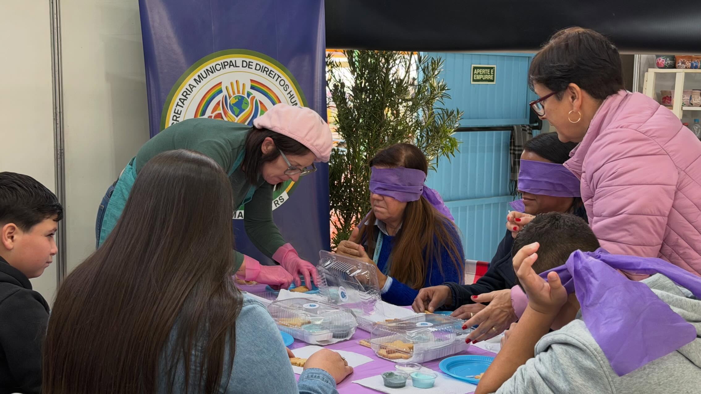 A 34ª Festa Nacional do Peixe foi palco de mais um momento especial de conscientização e inclusão. A Secretaria Municipal de Direitos Humanos, Igualdade Racial e Diversidade, em parceria com a Tati Biscoiteira, promoveu uma Oficina Sensorial, proporcionando aos participantes uma experiência de empatia e reflexão.