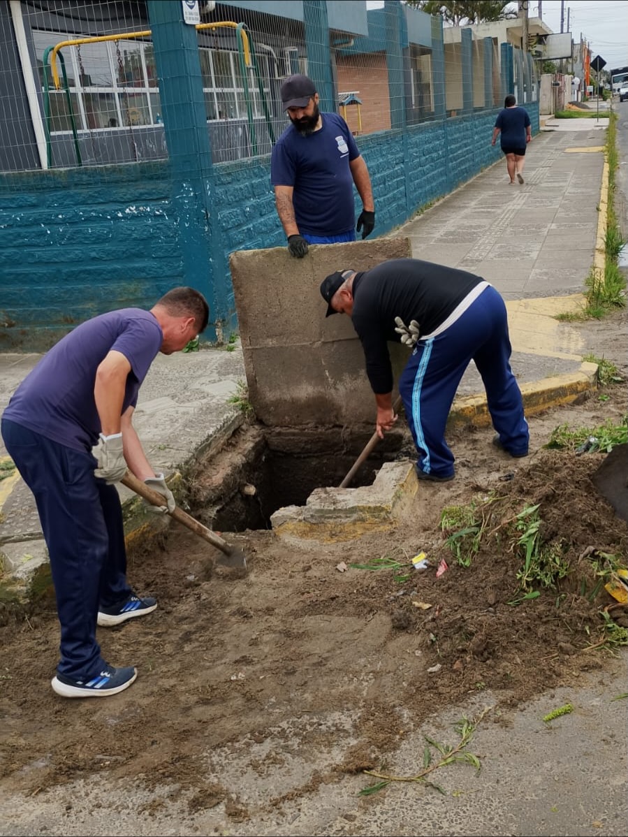 TRABALHO CONSTANTE PARA MANTER TRAMANDAÍ LIMPA E BEM CUIDADA!