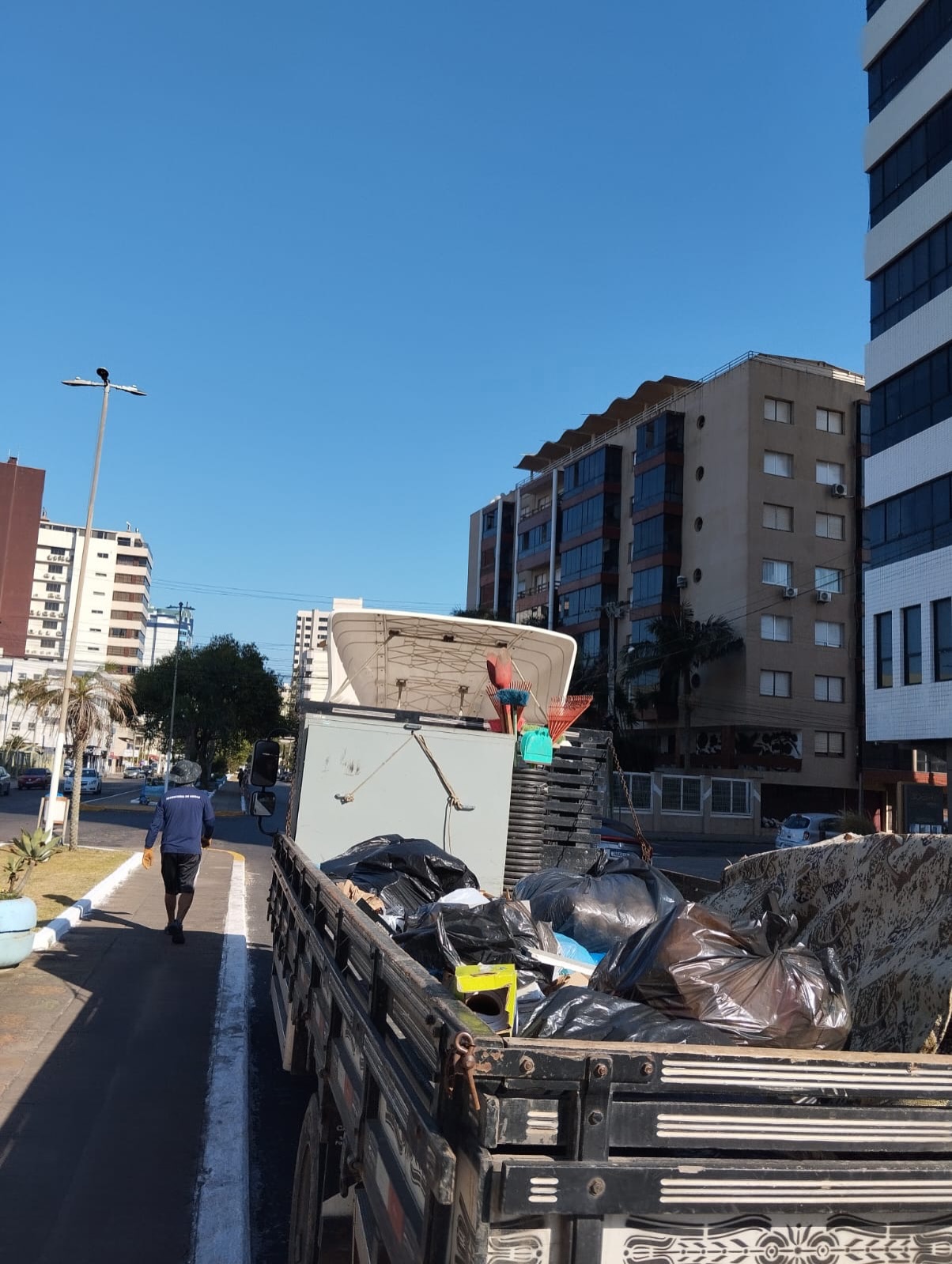 A PREFEITURA DE TRAMANDAÍ, ATRAVÉS DA SECRETARIA DE OBRAS, INICIOU MAIS UMA SEMANA COM DIVERSAS FRENTES DE TRABALHO POR TODA A CIDADE.