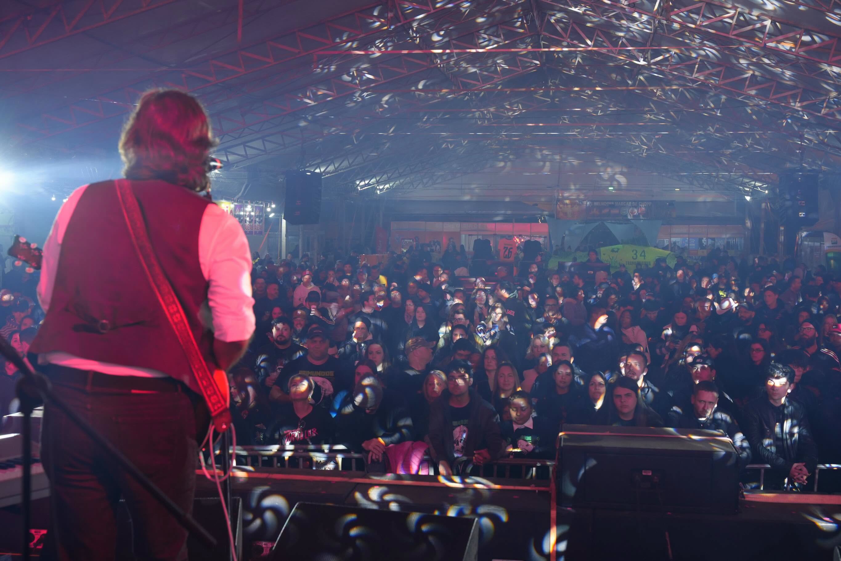 O palco da 34ª Festa Nacional do Peixe já está em clima de muita música!