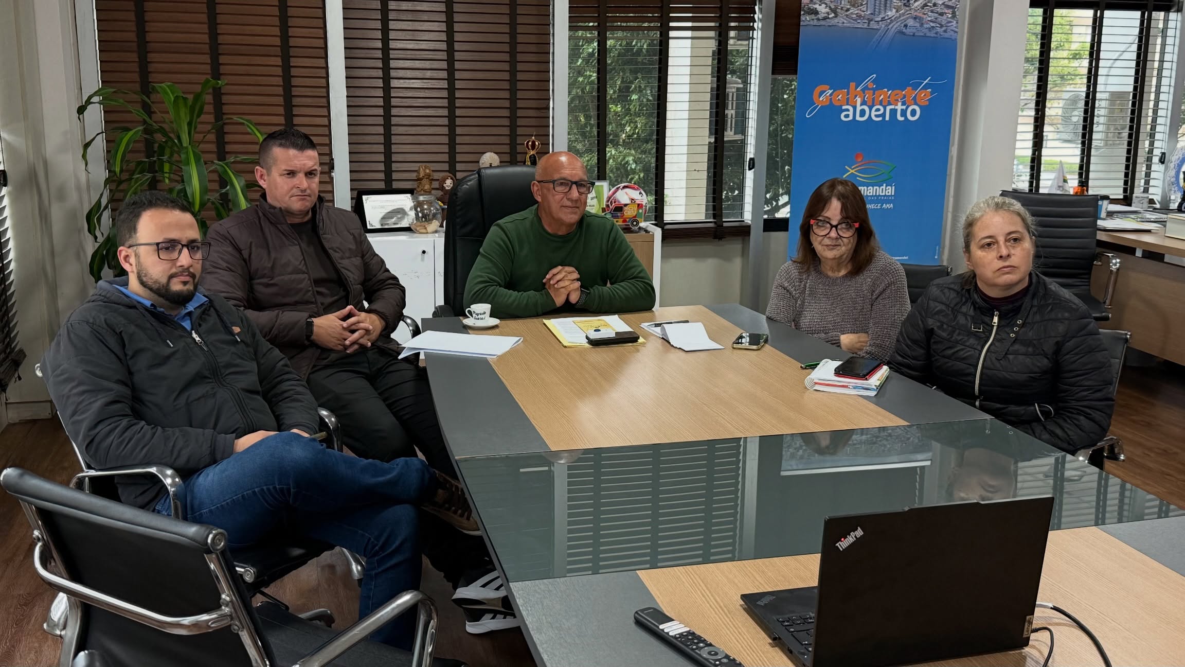Na última segunda-feira (25/05), o prefeito Juarez Marques participou, no gabinete do prefeito, de uma reunião online com representantes do Ministério Público e municípios da comarca, Tramandaí, Imbé, Cidreira e Balneário Pinhal, para tratar da ampliação do projeto “MP Sustentável”.