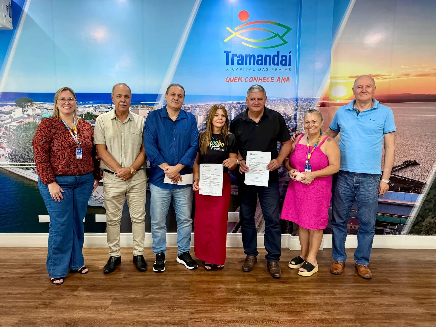 Na tarde desta quinta-feira (19/03), o prefeito em exercício, Claudiomir, recebeu o assessor do deputado federal Pedro Westphalen (PP) e o assessor do deputado estadual Marcus Vinícius (PP), para a entrega de importantes emendas ao município. A vereadora Lauda Cardoso também esteve presente no encontro.