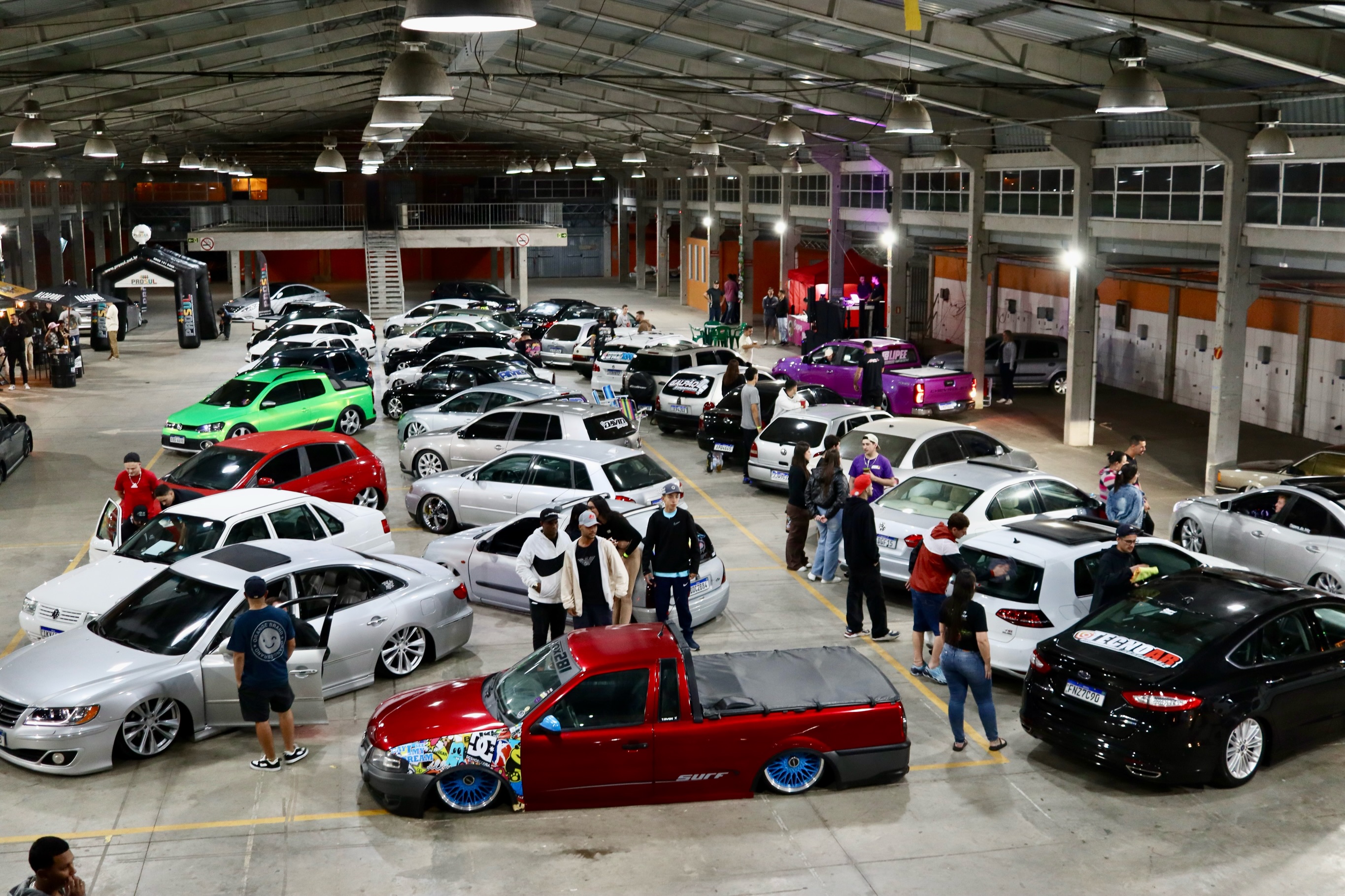Teve início hoje em Tramandaí mais uma edição de um dos maiores encontros automotivos da região, reunindo apaixonados por carros, som, customização e muita integração.