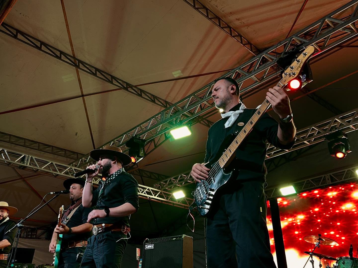 A NOITE TERMINOU EM GRANDE ESTILO COM O SHOW DE RAFA BATISTA & RAMON NA 2ª FESTA CAMPEIRA DE TRAMANDAÍ!