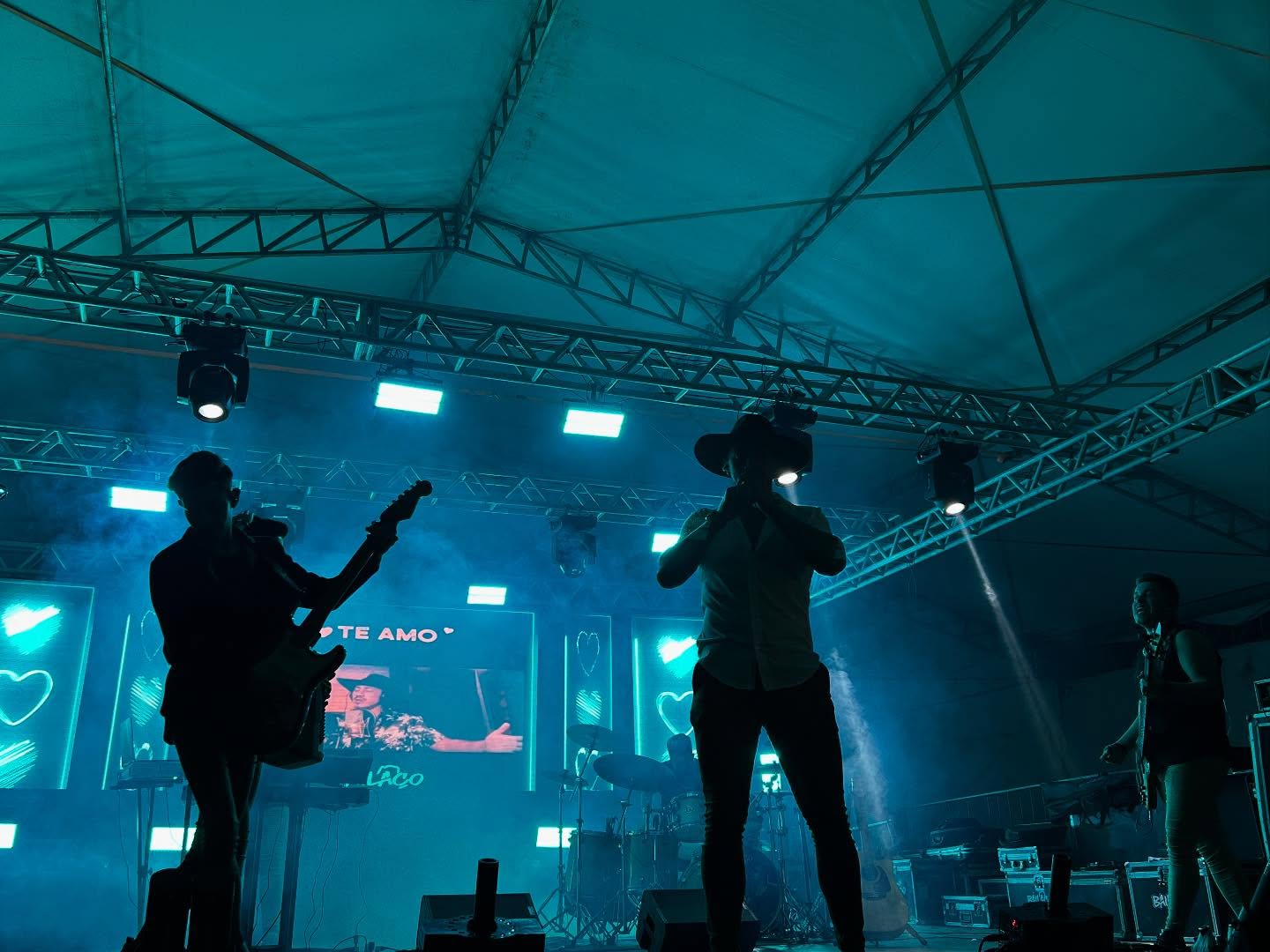 QUE NOITE INCRÍVEL! AGRADECEMOS AO GRUPO BAILAÇO PELO SHOW CHEIO DE ENERGIA, ALEGRIA E TRADIÇÃO QUE AGITOU O PÚBLICO NO TERCEIRO DIA DA 2ª FESTA CAMPEIRA DE TRAMANDAÍ! 