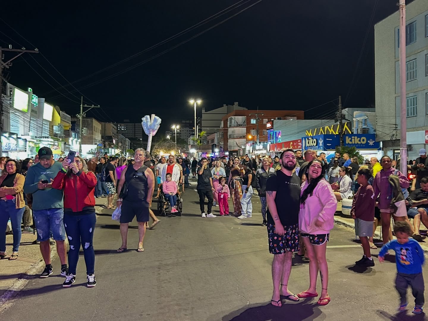 OS SHOWS DE VERÃO AGITARAM O PRIMEIRO SÁBADO DE 2026 EM TRAMANDAÍ! 