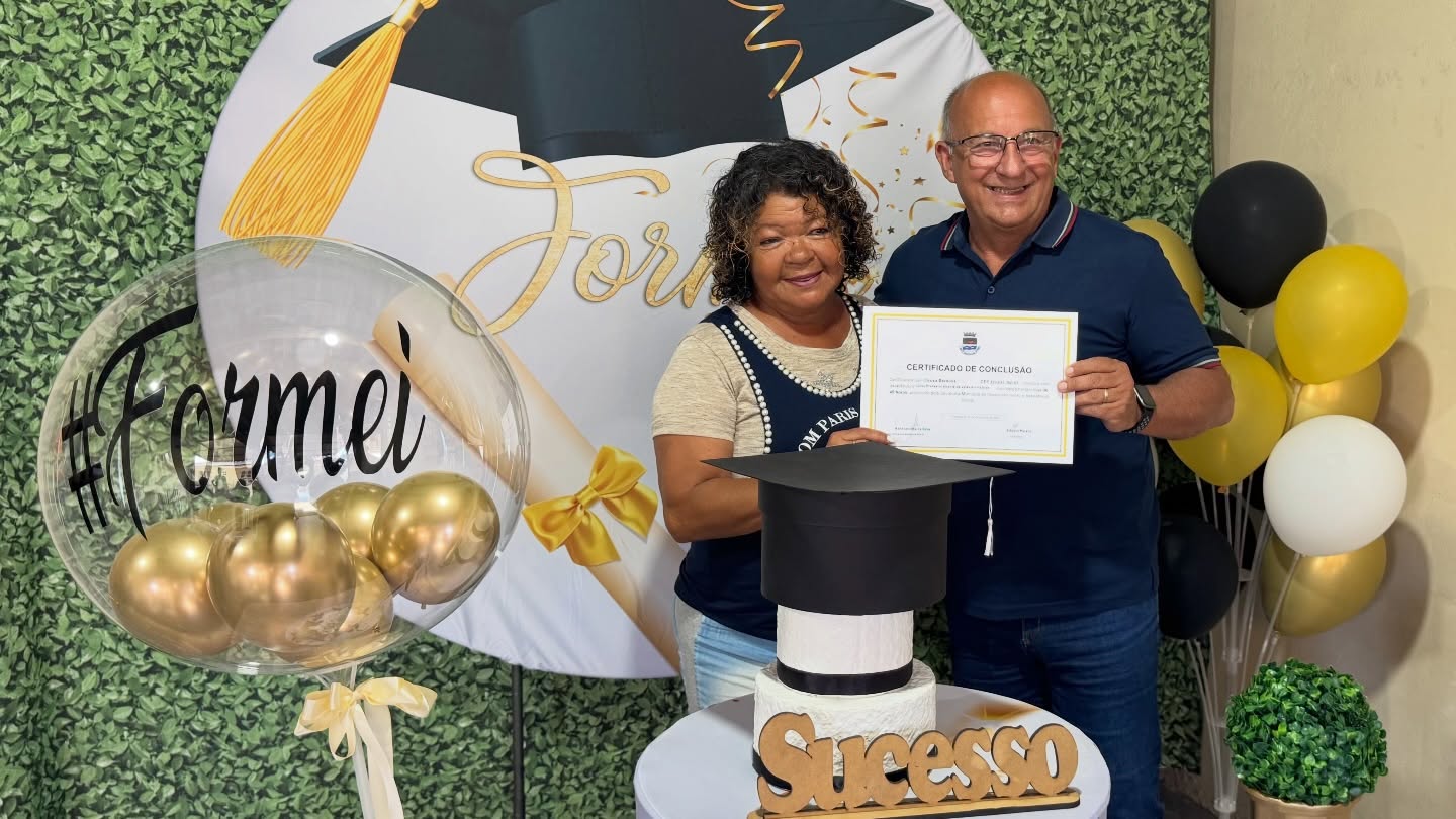FORMATURA DOS CURSOS DE BARBEARIA, VELAS AROMÁTICAS E JARDINAGEM REÚNE ALUNOS NO CENTRO DE CONVIVÊNCIA DO JARDIM ATLÂNTICO 