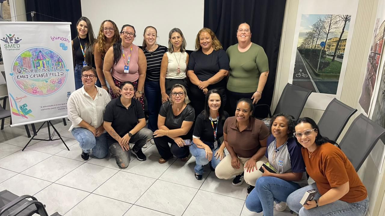 Reunião com os gestores das escolas de Educação Infantil foi realizada no dia 7 de abril na Colarte (Coletivo de Artistas Independentes), com acolhimento especial da EMEI Criança Feliz. 