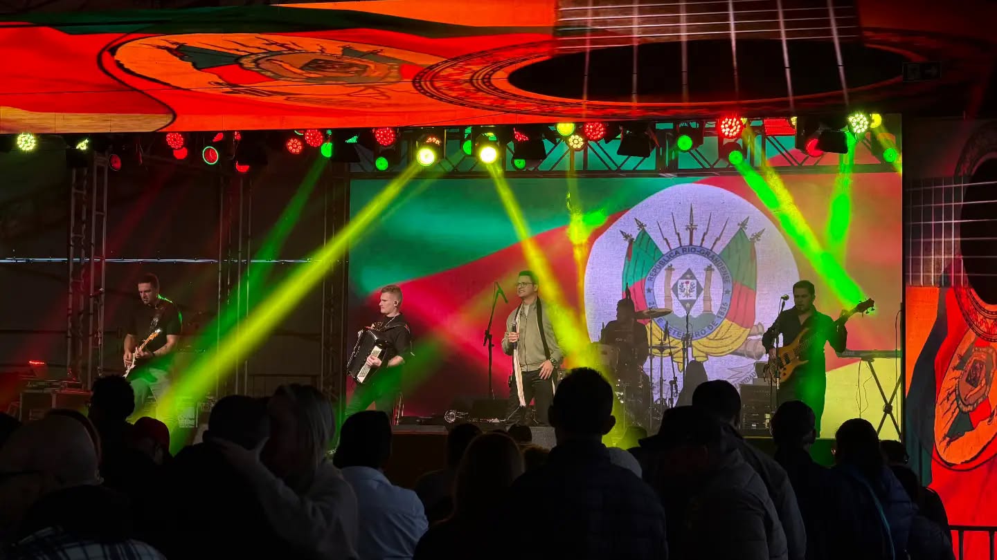 AGORA NO PALCO DA 34ª FESTA NACIONAL DO PEIXE! 
