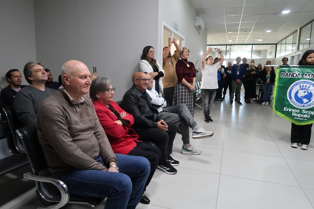 Mais investimento na educação e na formação cultural dos nossos estudantes!