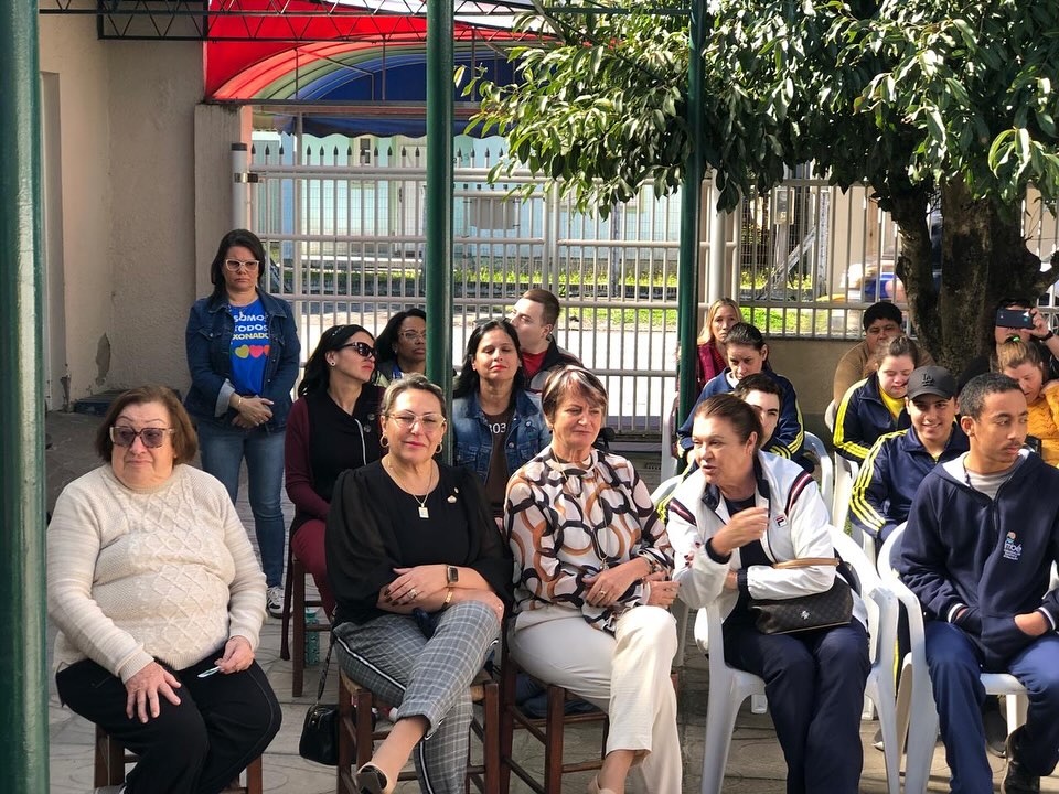 A PREFEITURA DE TRAMANDAÍ, POR MEIO DA SECRETARIA DE EDUCAÇÃO, ESTEVE REPRESENTADA PELA SECRETÁRIA ALVANIRA GAMBA FERRI, NA ABERTURA OFICIAL DA SEMANA, REALIZADA NA APAE DE TRAMANDAÍ, NA TARDE DESTA Q
