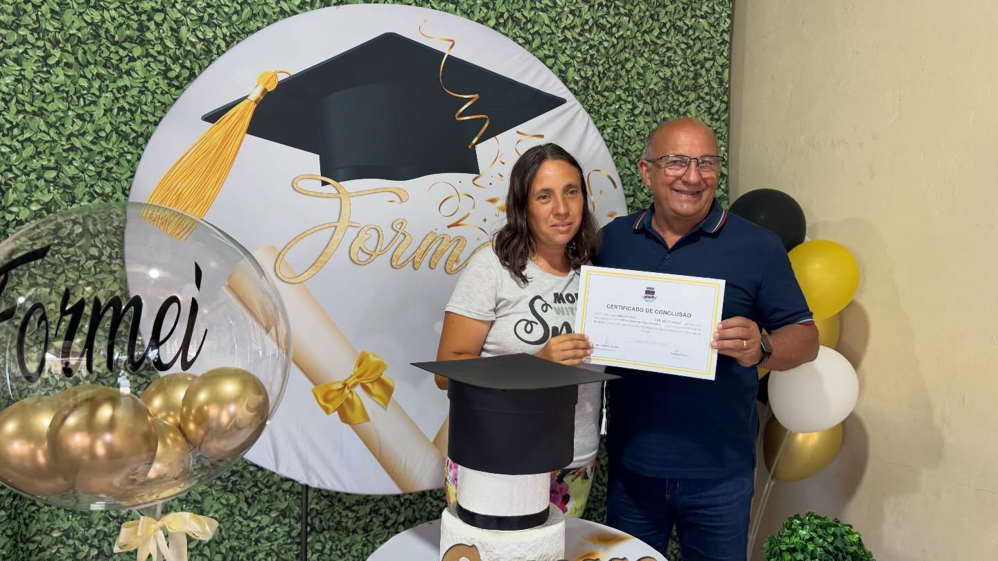 FORMATURA DOS CURSOS DE BARBEARIA, VELAS AROMÁTICAS E JARDINAGEM REÚNE ALUNOS NO CENTRO DE CONVIVÊNCIA DO JARDIM ATLÂNTICO 