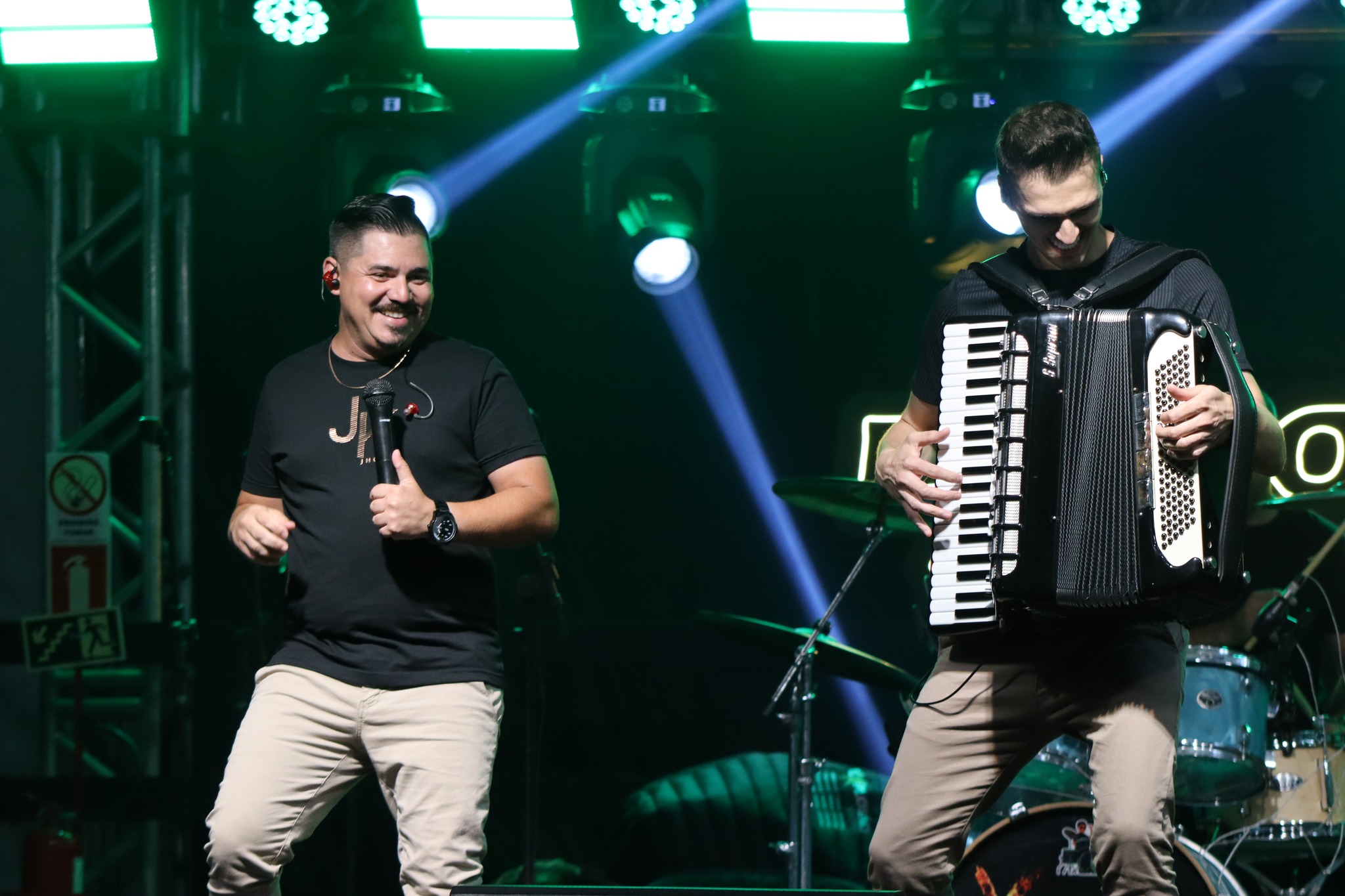O PALCO DE OÁSIS DO SUL TAMBÉM VIBROU COM OS SHOWS DE VERÃO! 