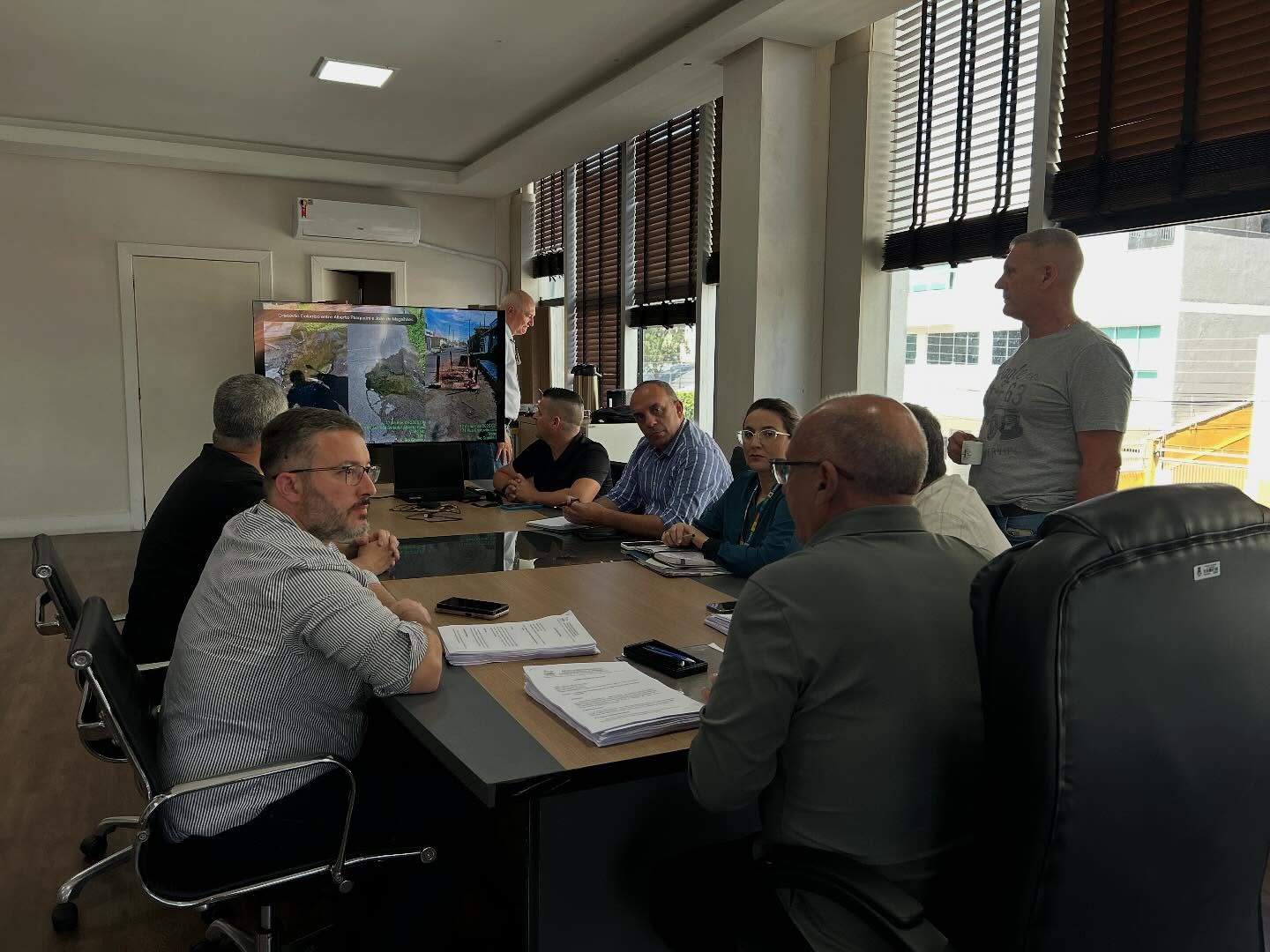 REUNIÃO NO GABINETE DO PREFEITO SOBRE OBRAS DA CORSAN